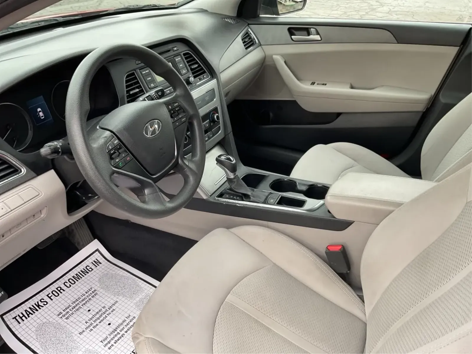 2017 Hyundai Sonata Base/SE (5NPE24AF8HH) with an Other engine, located at 1951 S Dayton Lakeview Rd., New Carlisle, OH, 45344, (937) 908-9800, 39.890999, -84.050255 - **Discover Your Next Adventure with the 2017 Hyundai Sonata at Advantage Car and Credit!**<br /> <br /> Are you in the market for a reliable sedan that effortlessly combines comfort, style, and functionality? Look no further than the 2017 Hyundai Sonata, available now at Advantage Car and Credit in - Photo#9