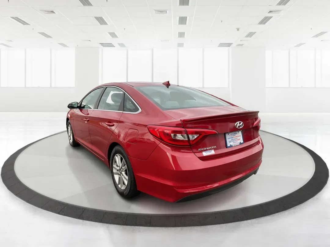 2017 Hyundai Sonata Base/SE (5NPE24AF8HH) with an Other engine, located at 1184 Kauffman Ave, Fairborn, OH, 45324, (937) 908-9800, 39.807072, -84.030914 - **Discover Your Next Adventure with the 2017 Hyundai Sonata at Advantage Car and Credit!**<br /> <br /> Are you in the market for a reliable sedan that effortlessly combines comfort, style, and functionality? Look no further than the 2017 Hyundai Sonata, available now at Advantage Car and Credit in - Photo#4