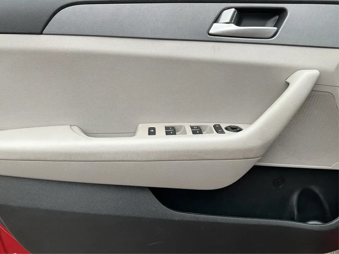 2017 Hyundai Sonata Base/SE (5NPE24AF8HH) with an Other engine, located at 1184 Kauffman Ave, Fairborn, OH, 45324, (937) 908-9800, 39.807072, -84.030914 - **Discover Your Next Adventure with the 2017 Hyundai Sonata at Advantage Car and Credit!**<br /> <br /> Are you in the market for a reliable sedan that effortlessly combines comfort, style, and functionality? Look no further than the 2017 Hyundai Sonata, available now at Advantage Car and Credit in - Photo#17