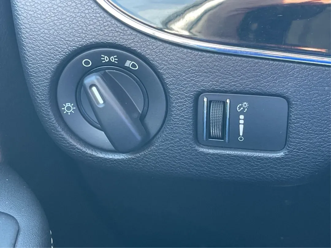 2017 Dodge Grand Caravan SE Plus (2C4RDGBGXHR) with an Pentastar 3.6L V-6 DOHC engine, located at 1230 East Main St, Xenia, OH, 45385, (937) 908-9800, 39.688026, -83.910172 - Are you ready to hit the road for family adventures or daily commutes? The 2017 Dodge Grand Caravan SE Plus is your ideal companion, blending comfort, versatility, and reliability in one stylish package. Perfect for growing families or anyone in need of a spacious ride, this passenger van is designe - Photo#17