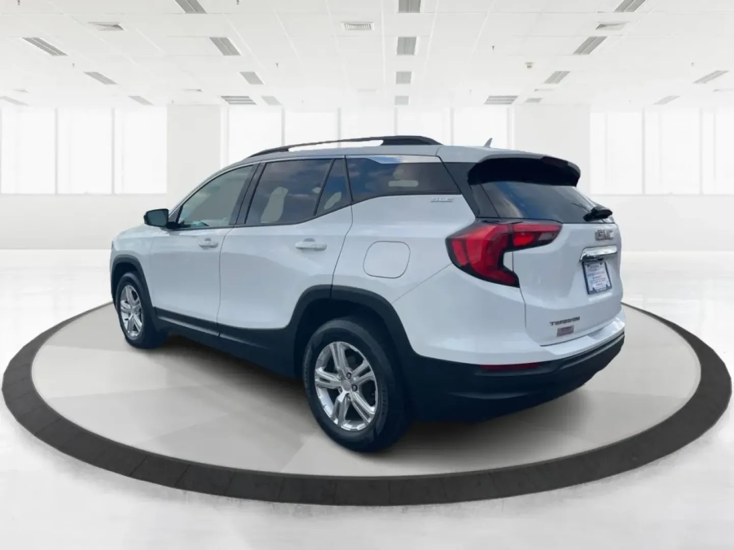 2018 GMC Terrain SLE (3GKALTEV3JL) with an Other engine, located at 8750 N County Rd 25A, Piqua, OH, 45356, (937) 908-9800, 40.164391, -84.232513 - **Adventure Awaits with the 2018 GMC Terrain SLE at Advantage Car and Credit - Piqua!**<br /> <br /> Are you on the lookout for a versatile SUV that adapts to your lifestyle, whether you're taking the kids to school, heading to work, or embarking on a weekend getaway? Look no further! The 2018 GMC T - Photo#4