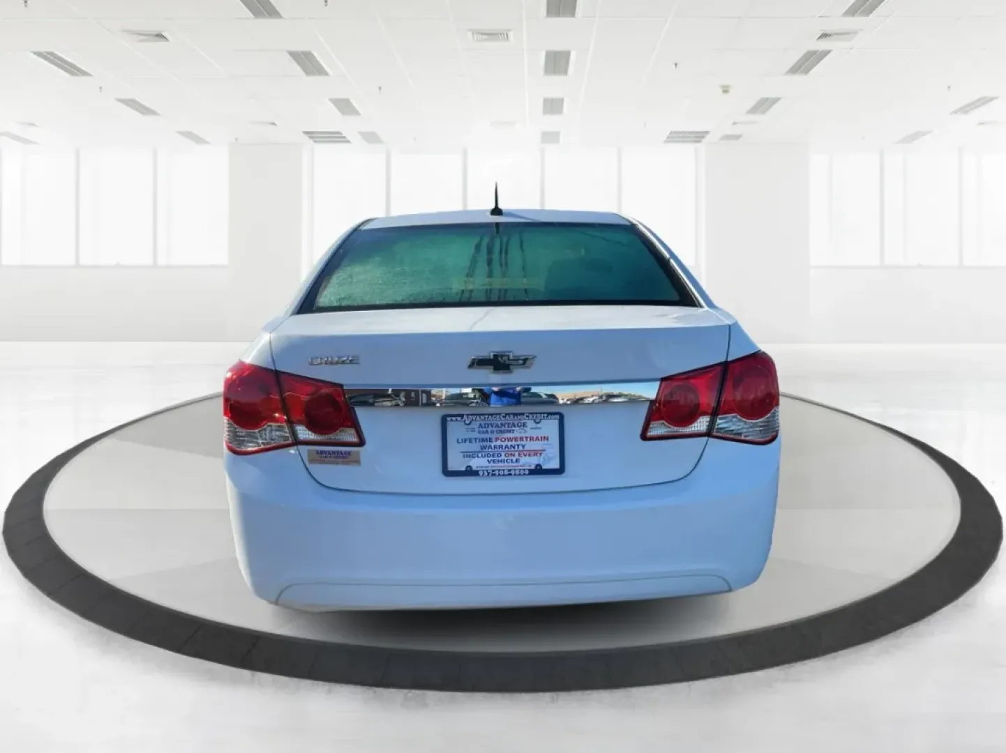 2014 Chevrolet Cruze LS Auto (1G1PA5SG7E7) with an ECOTEC 1.8L I-4 DOHC engine, located at 1230 East Main St, Xenia, OH, 45385, (937) 908-9800, 39.688026, -83.910172 - **Discover the Perfect Sedan for Your Daily Journey: 2014 Chevrolet Cruze at Advantage Car and Credit - Xenia!**<br /> <br /> Are you in search of a reliable and stylish vehicle that suits all aspects of your life? Look no further than this exceptional 2014 Chevrolet Cruze, available at Advantage Ca - Photo#3