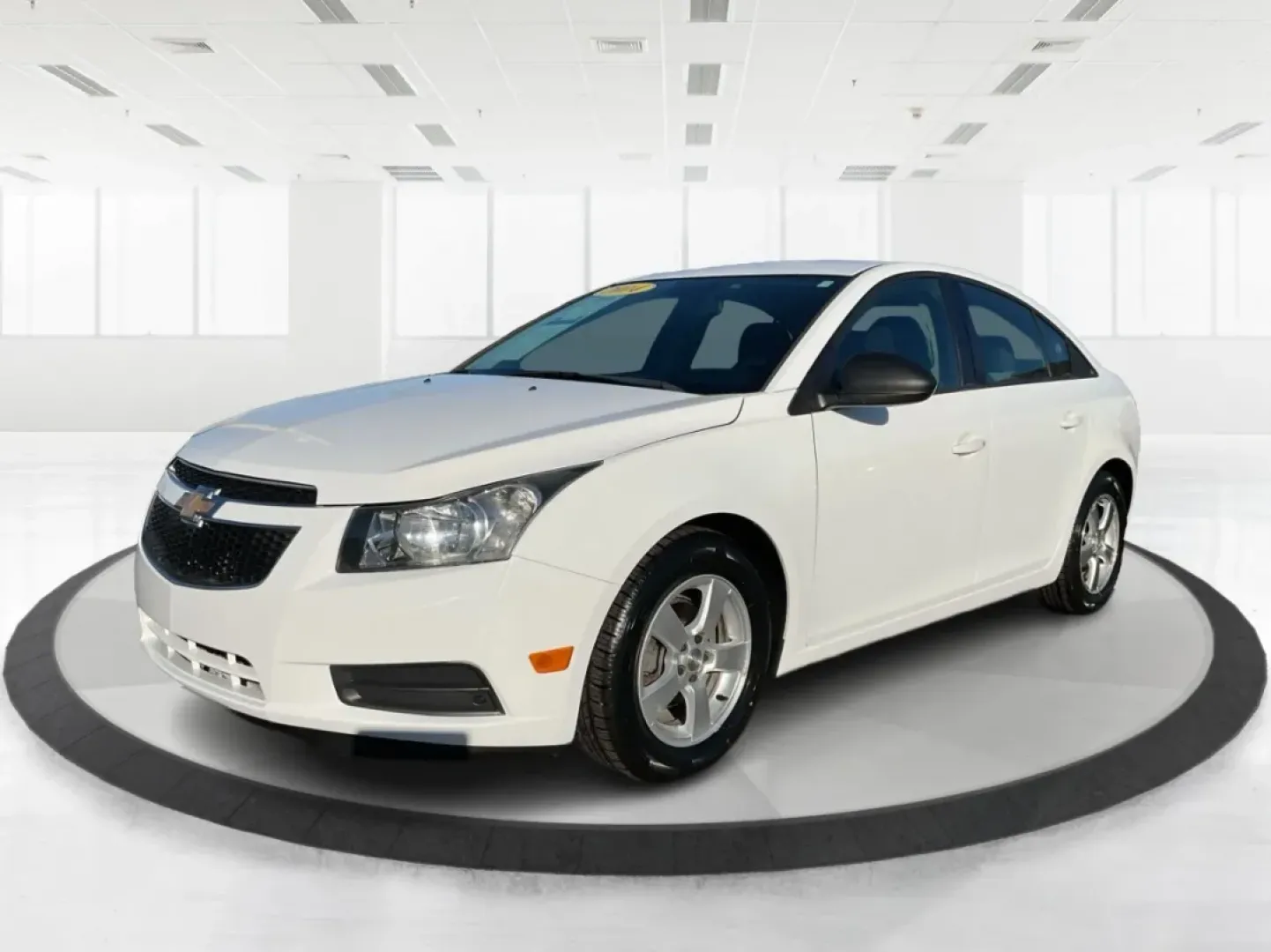 2014 Chevrolet Cruze LS Auto (1G1PA5SG7E7) with an ECOTEC 1.8L I-4 DOHC engine, located at 1230 East Main St, Xenia, OH, 45385, (937) 908-9800, 39.688026, -83.910172 - **Discover the Perfect Sedan for Your Daily Journey: 2014 Chevrolet Cruze at Advantage Car and Credit - Xenia!**<br /> <br /> Are you in search of a reliable and stylish vehicle that suits all aspects of your life? Look no further than this exceptional 2014 Chevrolet Cruze, available at Advantage Ca - Photo#8