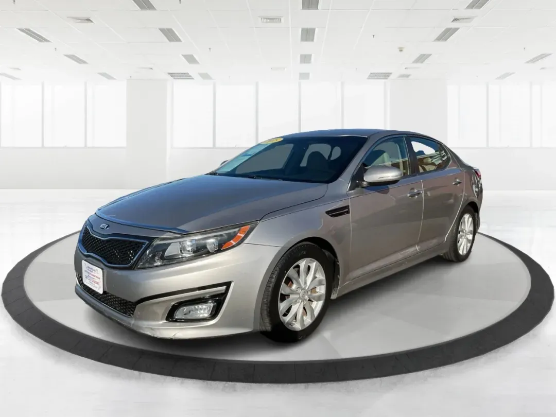 2015 Kia Optima EX (5XXGN4A74FG) with an Theta II 2.4L I-4 gasoline direct injection engine, located at 1230 East Main St, Xenia, OH, 45385, (937) 908-9800, 39.688026, -83.910172 - Experience the perfect blend of style, comfort, and reliability with this 2015 Kia Optima EX at Advantage Car and Credit in Xenia, OH. Whether you're embarking on daily commutes, family road trips, or simply looking for a trusty companion for your adventures, this vehicle is designed to meet your di - Photo#8