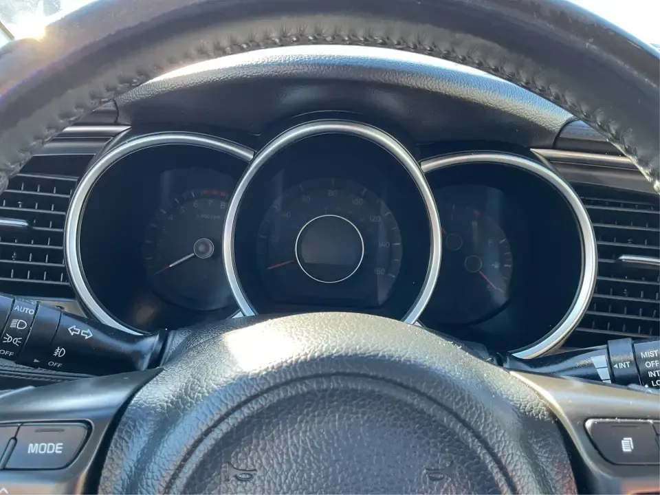 2015 Kia Optima EX (5XXGN4A74FG) with an Theta II 2.4L I-4 gasoline direct injection engine, 6-Speed Automatic transmission, located at 4508 South Dixie Dr, Moraine, OH, 45439, (937) 908-9800, 39.689976, -84.218452 - Experience the perfect blend of style, comfort, and reliability with this 2015 Kia Optima EX at Advantage Car and Credit in Xenia, OH. Whether you're embarking on daily commutes, family road trips, or simply looking for a trusty companion for your adventures, this vehicle is designed to meet your di - Photo#15