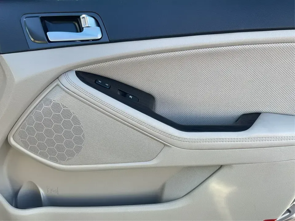 2015 Kia Optima EX (5XXGN4A74FG) with an Theta II 2.4L I-4 gasoline direct injection engine, 6-Speed Automatic transmission, located at 1184 Kauffman Ave, Fairborn, OH, 45324, (937) 908-9800, 39.807072, -84.030914 - Experience the perfect blend of style, comfort, and reliability with this 2015 Kia Optima EX at Advantage Car and Credit in Xenia, OH. Whether you're embarking on daily commutes, family road trips, or simply looking for a trusty companion for your adventures, this vehicle is designed to meet your di - Photo#19