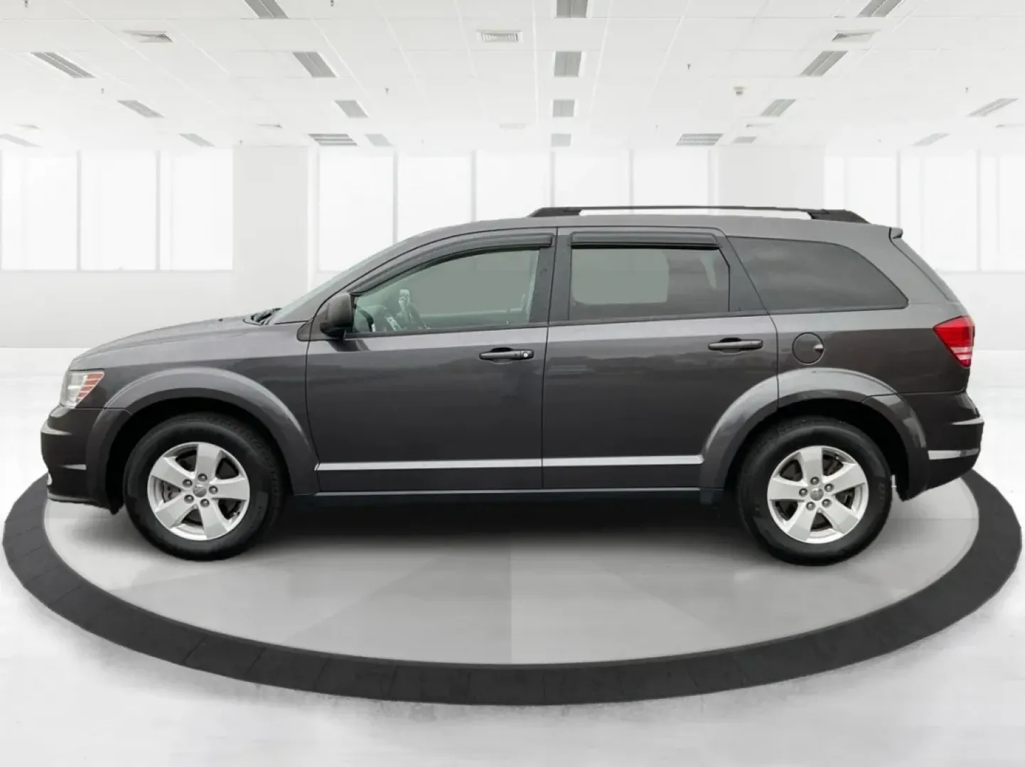 2017 Dodge Journey SE (3C4PDCAB6HT) with an Tigershark MultiAir 2.4L I-4 DOHC engine, located at 1951 S Dayton Lakeview Rd., New Carlisle, OH, 45344, (937) 908-9800, 39.890999, -84.050255 - **Adventure Awaits with the 2017 Dodge Journey SE - Perfect for Family Road Trips!**<br /> <br /> Are you searching for a reliable and spacious vehicle to accommodate family adventures or weekend getaways? Look no further than this stunning 2017 Dodge Journey SE, available now at Advantage Car and C - Photo#5