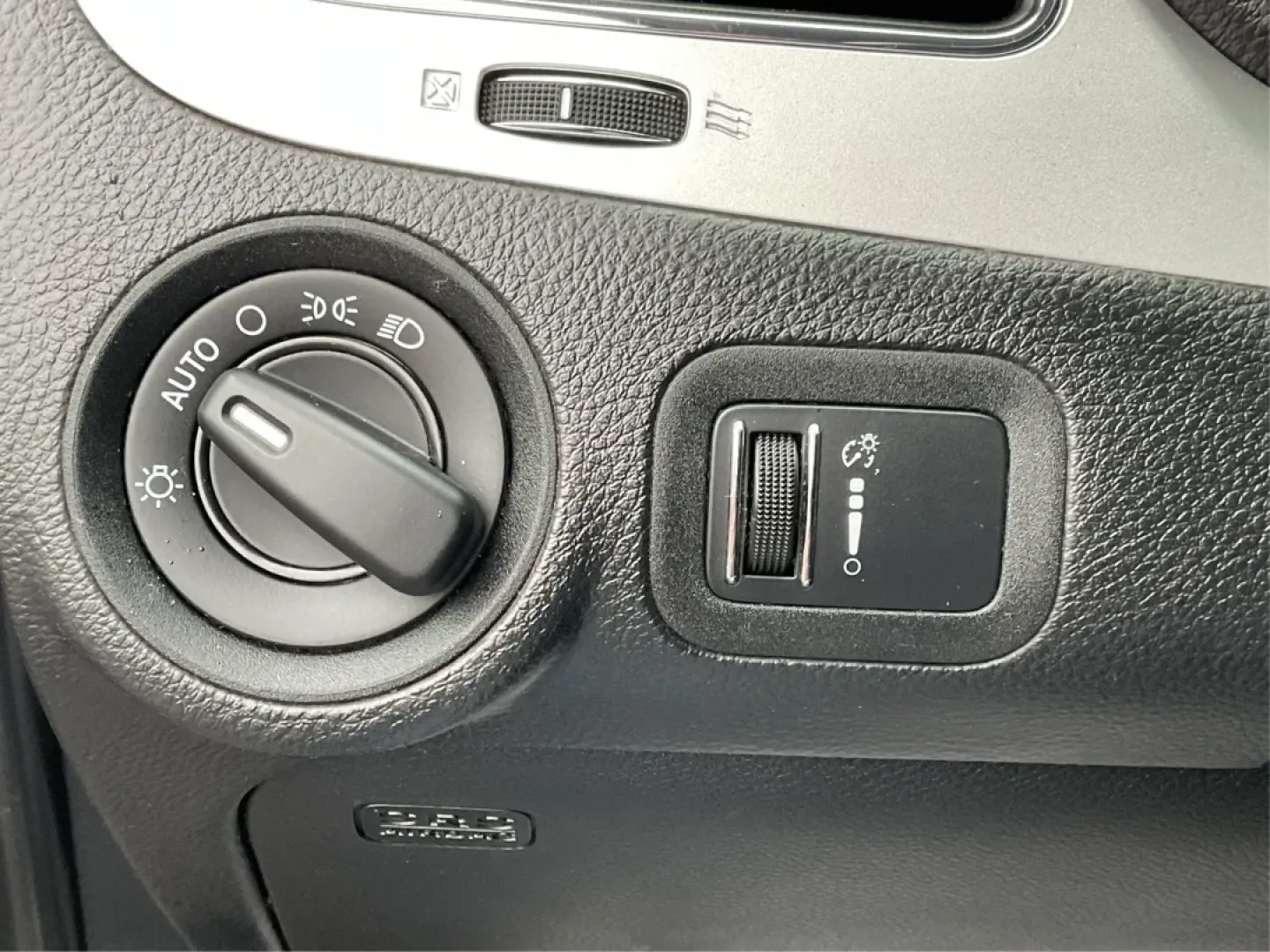 2017 Dodge Journey SE (3C4PDCAB6HT) with an Tigershark MultiAir 2.4L I-4 DOHC engine, located at 1951 S Dayton Lakeview Rd., New Carlisle, OH, 45344, (937) 908-9800, 39.890999, -84.050255 - **Adventure Awaits with the 2017 Dodge Journey SE - Perfect for Family Road Trips!**<br /> <br /> Are you searching for a reliable and spacious vehicle to accommodate family adventures or weekend getaways? Look no further than this stunning 2017 Dodge Journey SE, available now at Advantage Car and C - Photo#17