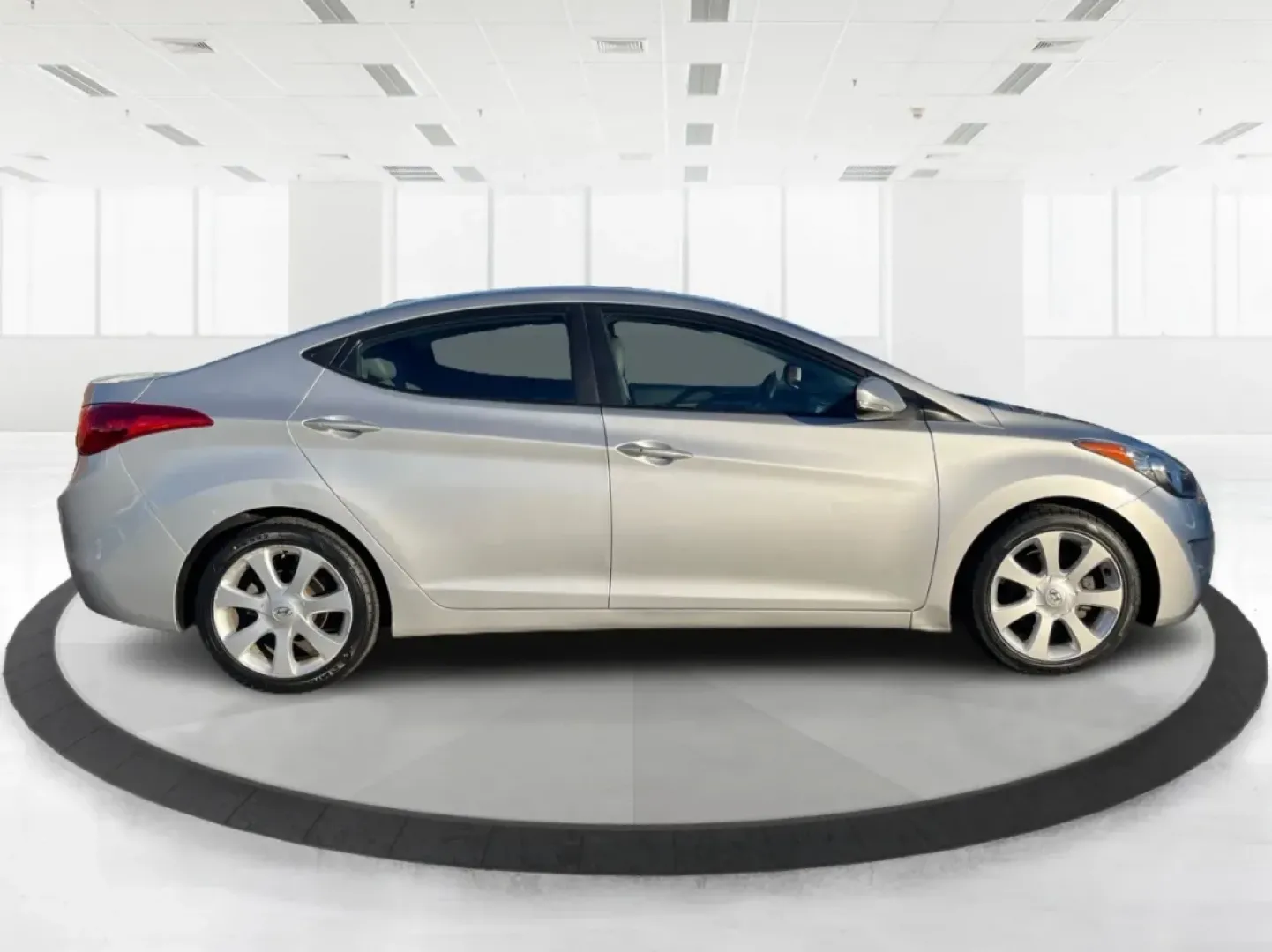 2013 Hyundai Elantra Limited (5NPDH4AE8DH) with an 1.8L I-4 DOHC engine, located at 1099 N County Rd 25A , Troy, OH, 45373, (937) 908-9800, 40.057079, -84.212883 - Elevate your daily commute and family adventures with the versatile and stylish 2013 Hyundai Elantra Limited, available now at Advantage Car and Credit - Troy. This exceptional sedan is designed for those who appreciate a blend of comfort, efficiency, and advanced technology, making it an ideal choi - Photo#1