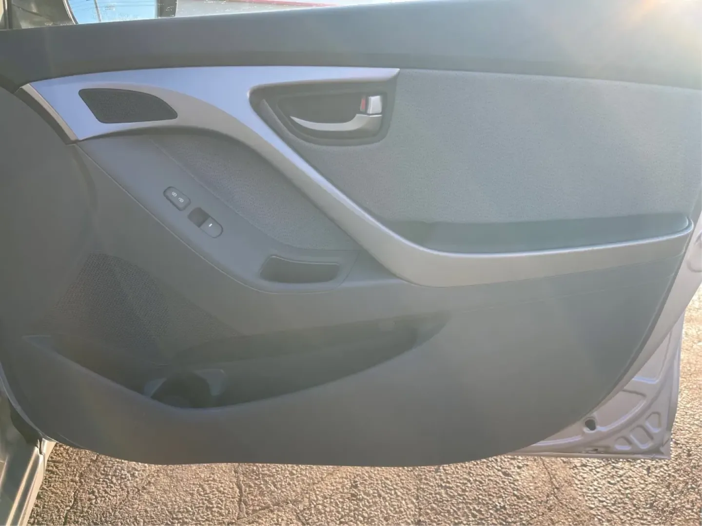 2013 Hyundai Elantra Limited (5NPDH4AE8DH) with an 1.8L I-4 DOHC engine, located at 1099 N County Rd 25A , Troy, OH, 45373, (937) 908-9800, 40.057079, -84.212883 - Elevate your daily commute and family adventures with the versatile and stylish 2013 Hyundai Elantra Limited, available now at Advantage Car and Credit - Troy. This exceptional sedan is designed for those who appreciate a blend of comfort, efficiency, and advanced technology, making it an ideal choi - Photo#20