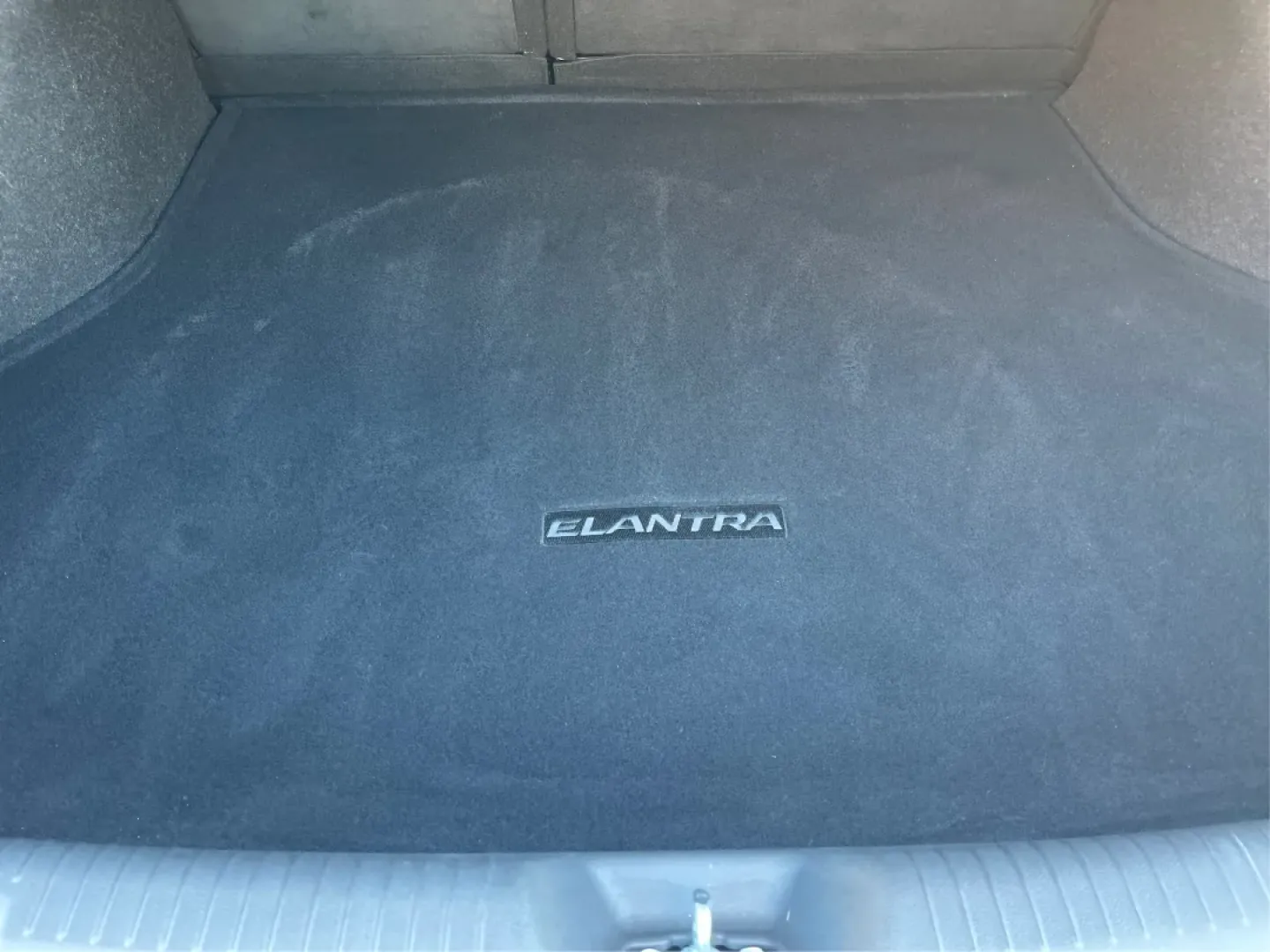 2013 Hyundai Elantra Limited (5NPDH4AE8DH) with an 1.8L I-4 DOHC engine, located at 8750 N County Rd 25A, Piqua, OH, 45356, (937) 908-9800, 40.164391, -84.232513 - Elevate your daily commute and family adventures with the versatile and stylish 2013 Hyundai Elantra Limited, available now at Advantage Car and Credit - Troy. This exceptional sedan is designed for those who appreciate a blend of comfort, efficiency, and advanced technology, making it an ideal choi - Photo#12