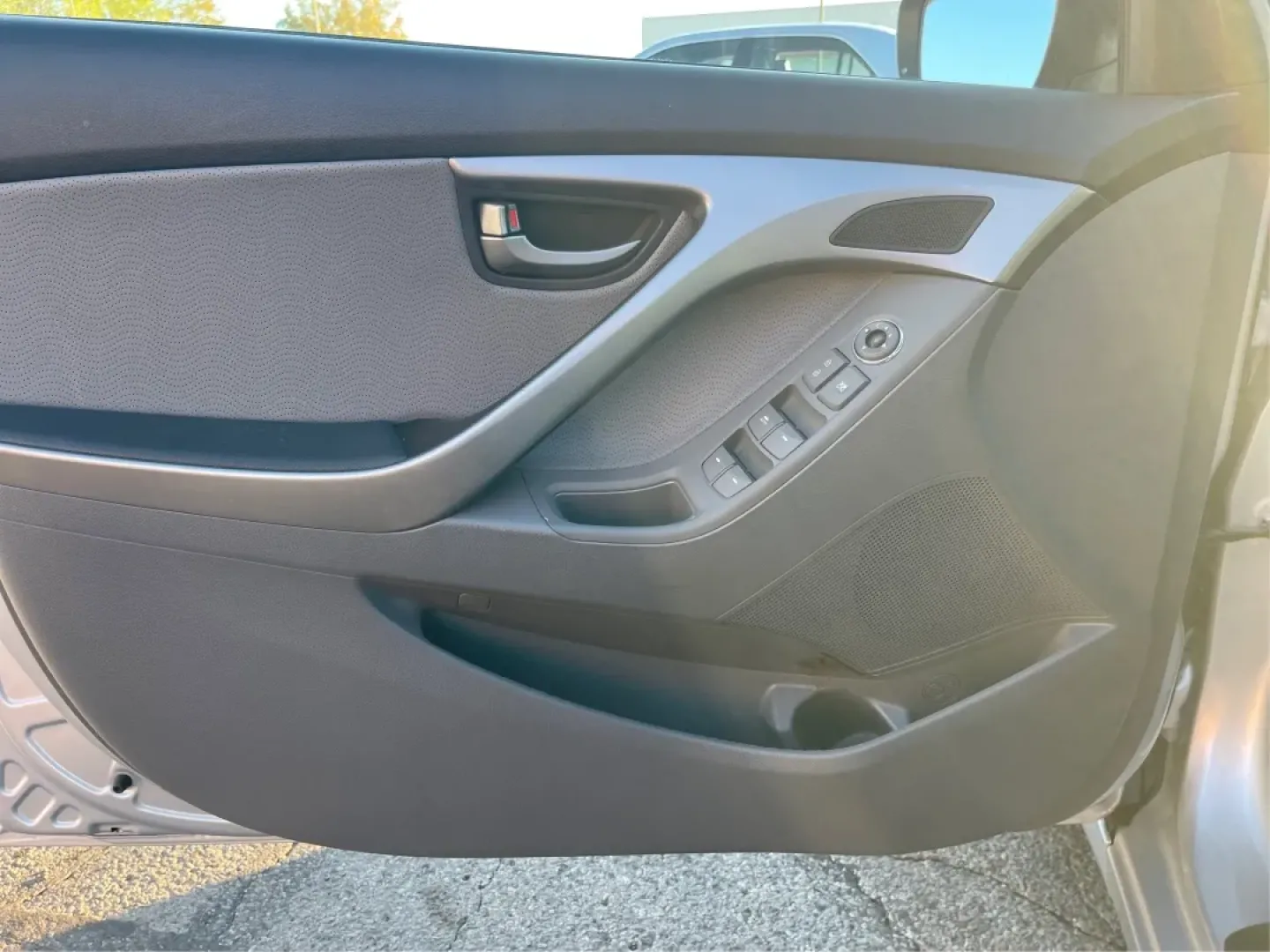 2013 Hyundai Elantra Limited (5NPDH4AE8DH) with an 1.8L I-4 DOHC engine, located at 8750 N County Rd 25A, Piqua, OH, 45356, (937) 908-9800, 40.164391, -84.232513 - Elevate your daily commute and family adventures with the versatile and stylish 2013 Hyundai Elantra Limited, available now at Advantage Car and Credit - Troy. This exceptional sedan is designed for those who appreciate a blend of comfort, efficiency, and advanced technology, making it an ideal choi - Photo#19