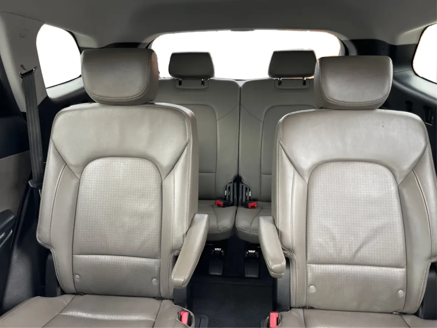 2014 Hyundai Santa Fe Limited (KM8SNDHF0EU) with an Lambda II 3.3L V-6 gasoline direct injection engine, located at 1099 N County Rd 25A , Troy, OH, 45373, (937) 908-9800, 40.057079, -84.212883 - **Rediscover Adventures with the 2014 Hyundai Santa Fe Limited Perfect for Families and Explorers Alike!**<br /> <br /> Are you searching for a reliable and spacious SUV that can accommodate your growing family or be the perfect companion for weekend getaways? Look no further than this stunning 201 - Photo#14