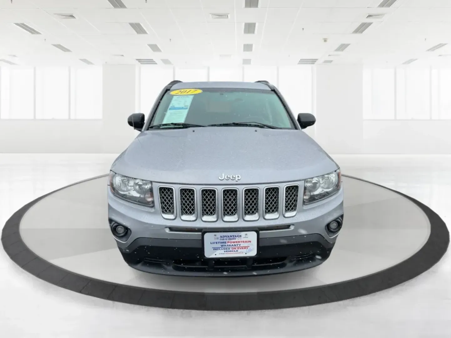 2017 Jeep Compass Latitude 4x4 (1C4NJDEB9HD) with an 2.4L I-4 DOHC engine, located at 4508 South Dixie Dr, Moraine, OH, 45439, (937) 908-9800, 39.689976, -84.218452 - **Unlock Your Adventurous Spirit with the 2017 Jeep Compass Latitude 4x4!**<br /> <br /> Are you ready to embrace a lifestyle filled with adventure and exploration? The 2017 Jeep Compass Latitude 4x4 is your perfect companion for weekend getaways, daily commutes, or even grocery runs around Moraine, - Photo#7