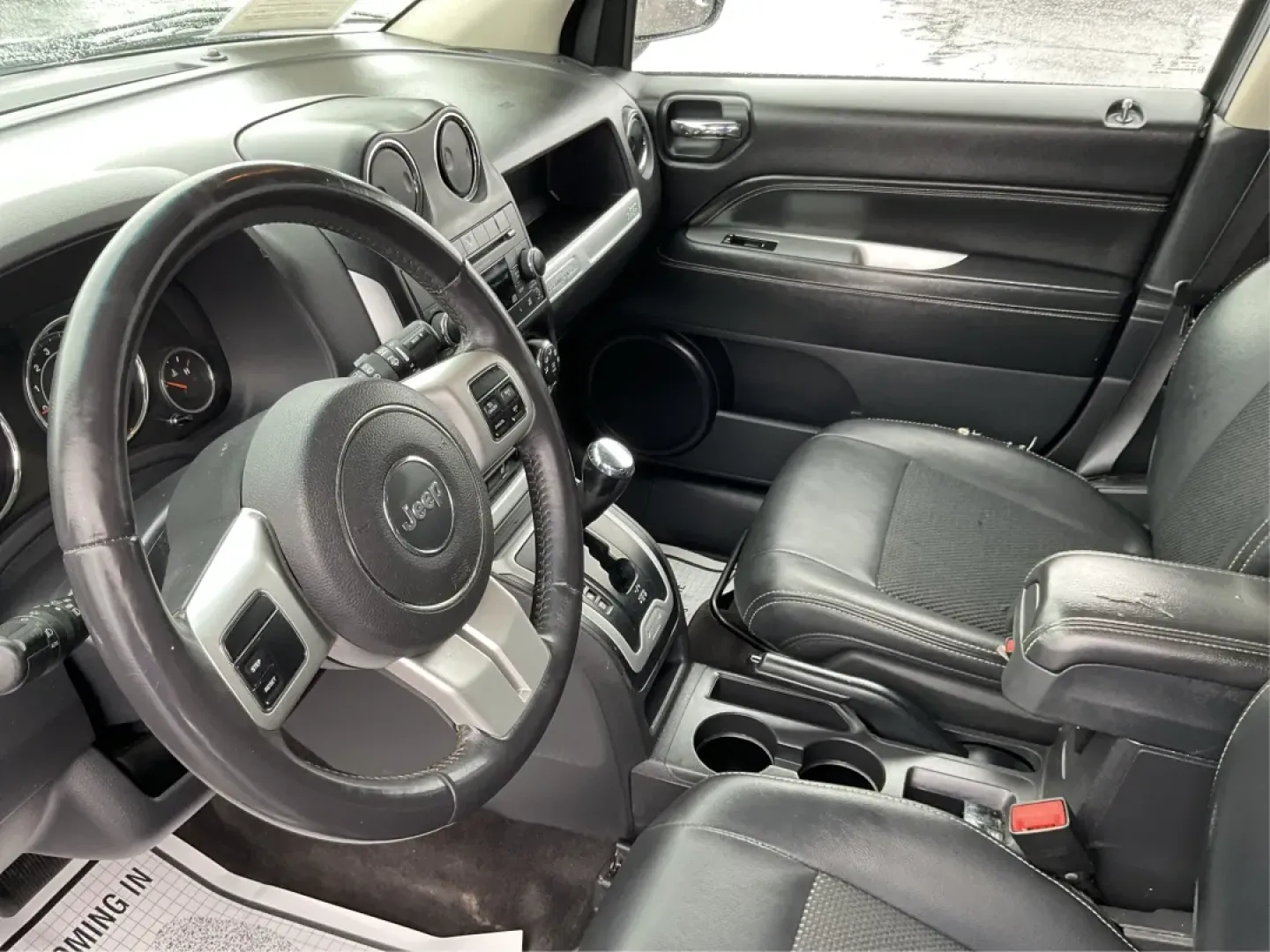 2017 Jeep Compass Latitude 4x4 (1C4NJDEB9HD) with an 2.4L I-4 DOHC engine, located at 4508 South Dixie Dr, Moraine, OH, 45439, (937) 908-9800, 39.689976, -84.218452 - **Unlock Your Adventurous Spirit with the 2017 Jeep Compass Latitude 4x4!**<br /> <br /> Are you ready to embrace a lifestyle filled with adventure and exploration? The 2017 Jeep Compass Latitude 4x4 is your perfect companion for weekend getaways, daily commutes, or even grocery runs around Moraine, - Photo#9