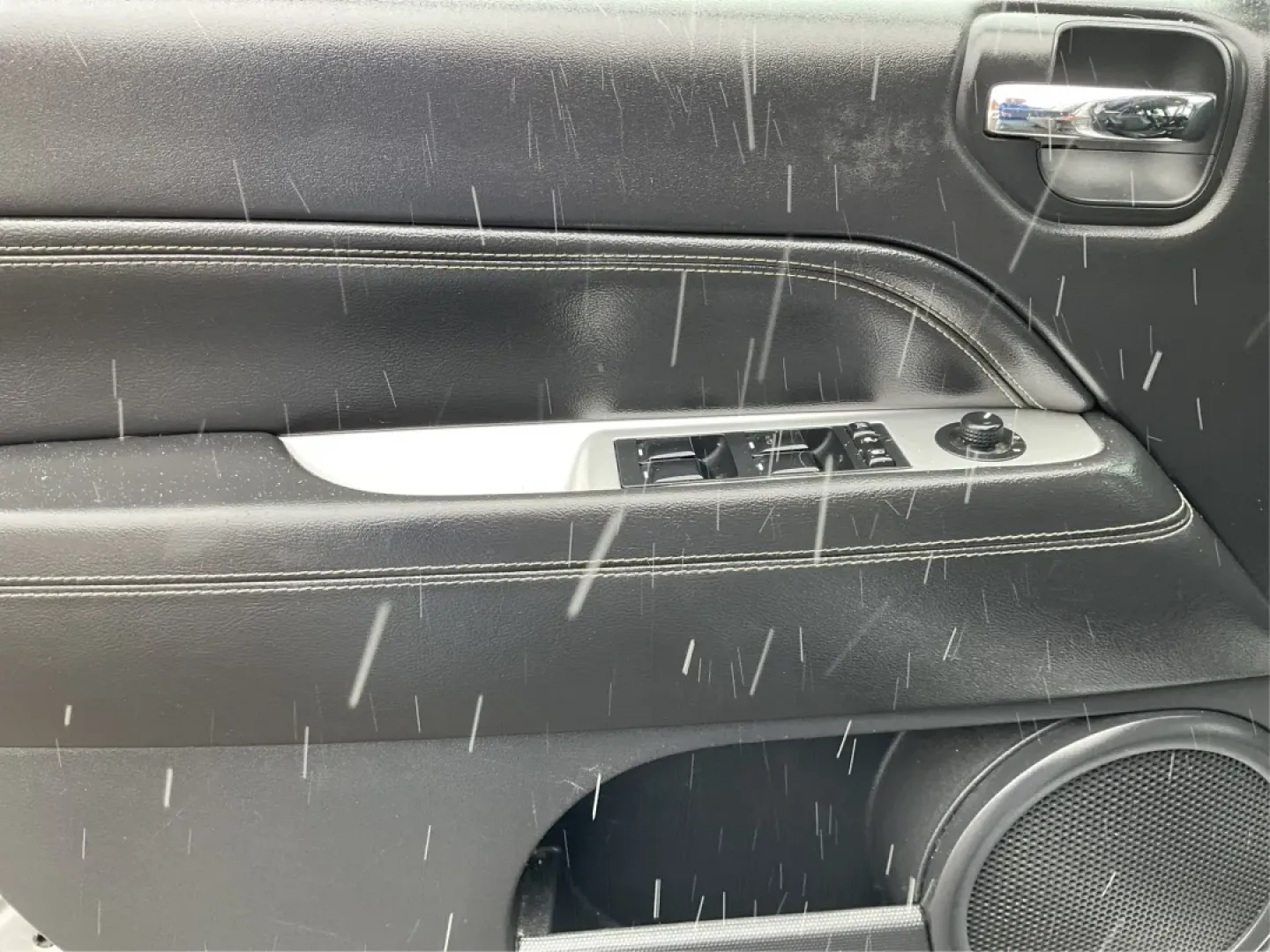 2017 Jeep Compass Latitude 4x4 (1C4NJDEB9HD) with an 2.4L I-4 DOHC engine, located at 4508 South Dixie Dr, Moraine, OH, 45439, (937) 908-9800, 39.689976, -84.218452 - **Unlock Your Adventurous Spirit with the 2017 Jeep Compass Latitude 4x4!**<br /> <br /> Are you ready to embrace a lifestyle filled with adventure and exploration? The 2017 Jeep Compass Latitude 4x4 is your perfect companion for weekend getaways, daily commutes, or even grocery runs around Moraine, - Photo#17