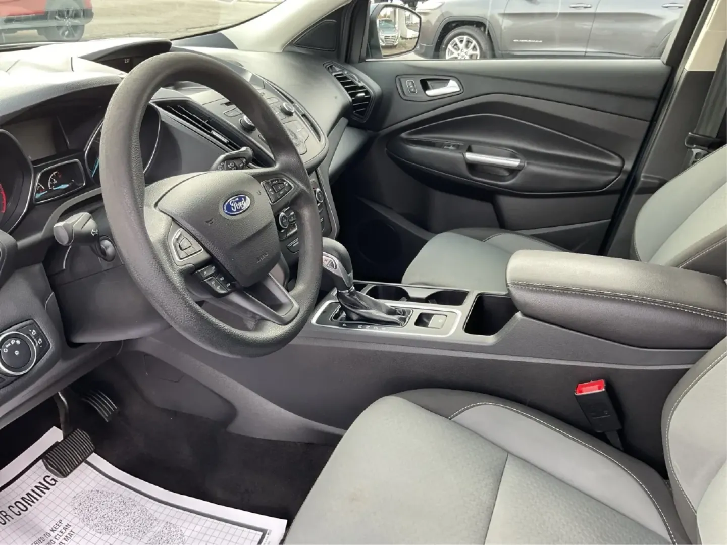 2018 Ford Escape SE (1FMCU0GD7JU) with an 1.5L L4 DOHC 16V engine, 6A transmission, located at 401 Woodman Dr, Riverside, OH, 45431, (937) 908-9800, 39.760899, -84.123421 - **Discover Your Next Adventure with the 2018 Ford Escape SE at Advantage Car and Credit - Piqua!**<br /> <br /> Are you ready to elevate your daily commute or weekend getaways? The 2018 Ford Escape SE is the perfect vehicle for those who crave both style and functionality in their daily lives. Wheth - Photo#9