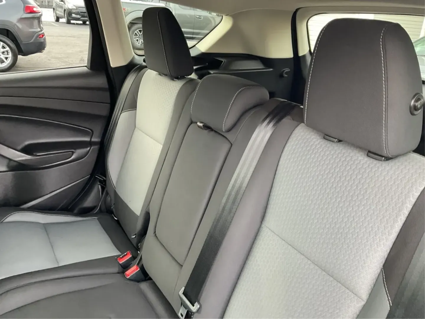 2018 Ford Escape SE (1FMCU0GD7JU) with an 1.5L L4 DOHC 16V engine, 6A transmission, located at 401 Woodman Dr, Riverside, OH, 45431, (937) 908-9800, 39.760899, -84.123421 - **Discover Your Next Adventure with the 2018 Ford Escape SE at Advantage Car and Credit - Piqua!**<br /> <br /> Are you ready to elevate your daily commute or weekend getaways? The 2018 Ford Escape SE is the perfect vehicle for those who crave both style and functionality in their daily lives. Wheth - Photo#10