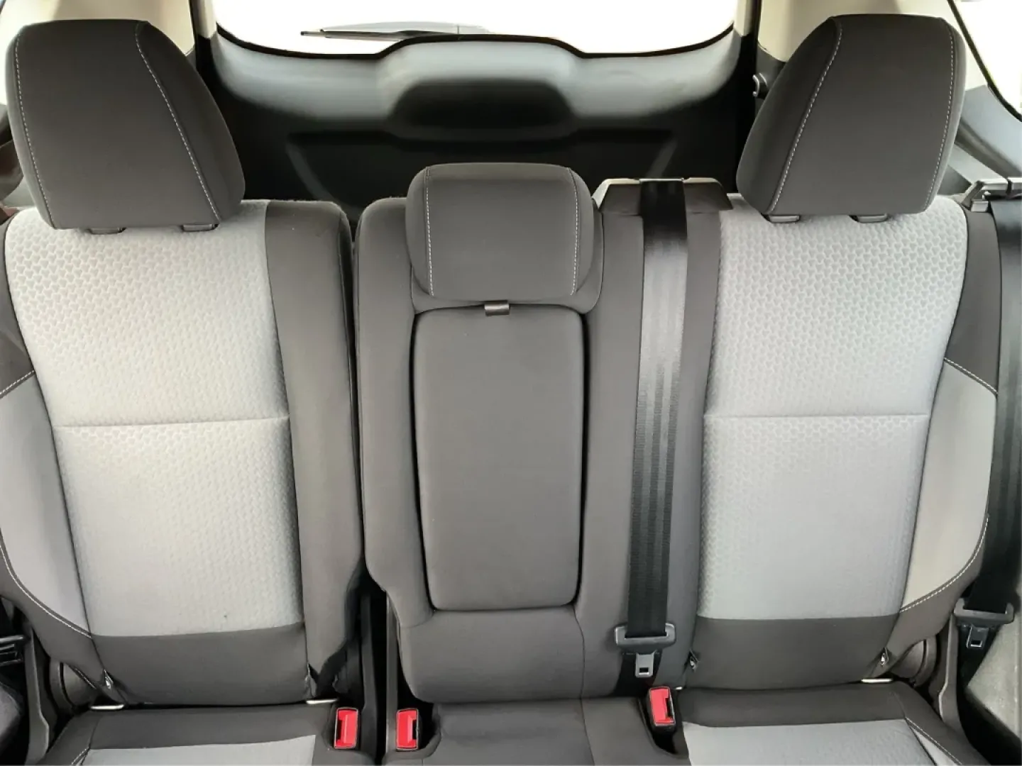 2018 Ford Escape SE (1FMCU0GD7JU) with an 1.5L L4 DOHC 16V engine, 6A transmission, located at 401 Woodman Dr, Riverside, OH, 45431, (937) 908-9800, 39.760899, -84.123421 - **Discover Your Next Adventure with the 2018 Ford Escape SE at Advantage Car and Credit - Piqua!**<br /> <br /> Are you ready to elevate your daily commute or weekend getaways? The 2018 Ford Escape SE is the perfect vehicle for those who crave both style and functionality in their daily lives. Wheth - Photo#14