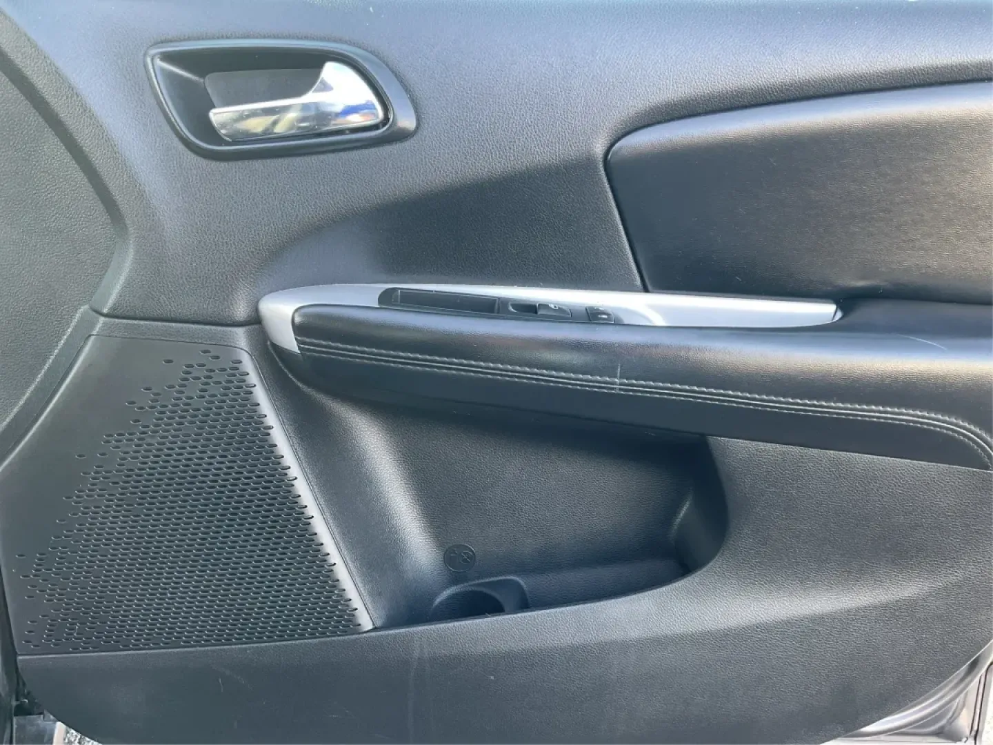 2016 Dodge Journey SE (3C4PDCAB8GT) with an Tigershark MultiAir 2.4L I-4 DOHC engine, located at 401 Woodman Dr, Riverside, OH, 45431, (937) 908-9800, 39.760899, -84.123421 - **Experience Life in Motion with the 2016 Dodge Journey SE SUV at Advantage Car and Credit - Moraine!**<br /> <br /> Are you ready to elevate your lifestyle? The 2016 Dodge Journey SE is the perfect blend of style, comfort, and versatility, making it the ideal SUV for growing families, weekend adven - Photo#18