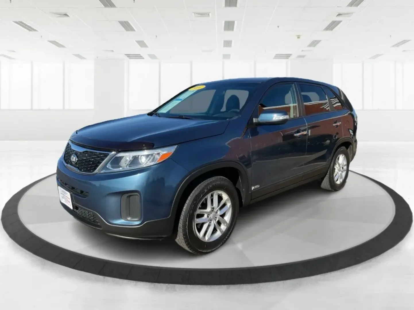 2014 Kia Sorento LX (5XYKTCA66EG) with an 2.4L I-4 gasoline direct injection engine, located at 4508 South Dixie Dr, Moraine, OH, 45439, (937) 908-9800, 39.689976, -84.218452 - ### Adventure Awaits with the 2014 Kia Sorento LX at Advantage Car and Credit - Moraine!<br /> <br /> Are you ready to elevate your family outings, weekend getaways, or daily commutes? The **2014 Kia Sorento LX** is your ultimate companion for all adventures, blending comfort, functionality, and sty - Photo#7