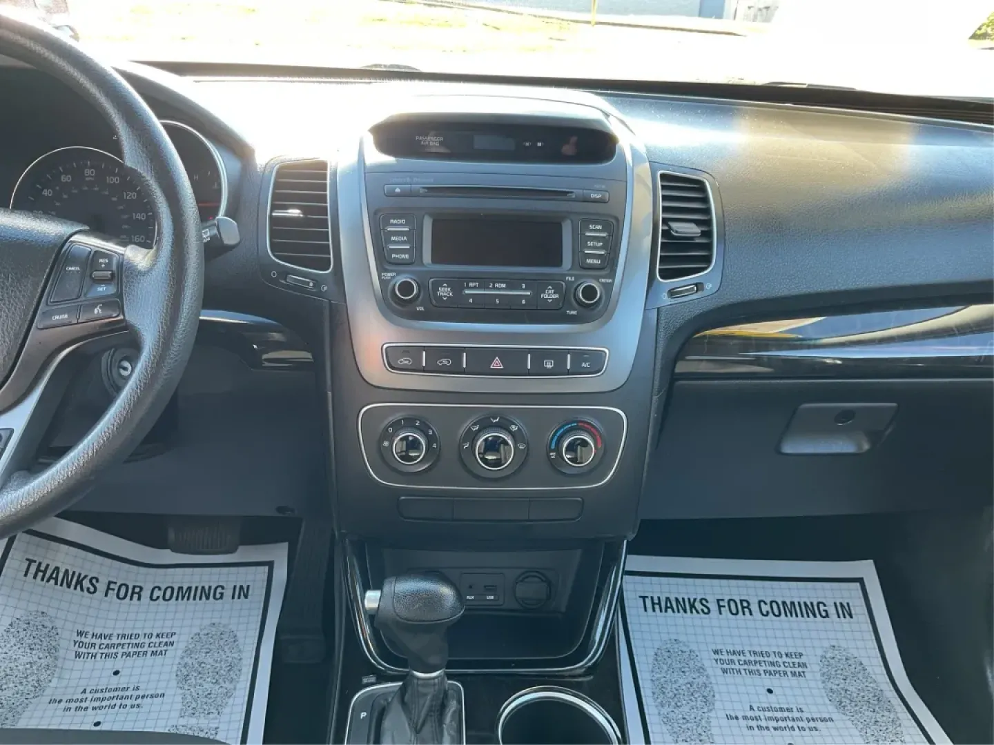 2014 Kia Sorento LX (5XYKTCA66EG) with an 2.4L I-4 gasoline direct injection engine, located at 4508 South Dixie Dr, Moraine, OH, 45439, (937) 908-9800, 39.689976, -84.218452 - ### Adventure Awaits with the 2014 Kia Sorento LX at Advantage Car and Credit - Moraine!<br /> <br /> Are you ready to elevate your family outings, weekend getaways, or daily commutes? The **2014 Kia Sorento LX** is your ultimate companion for all adventures, blending comfort, functionality, and sty - Photo#12