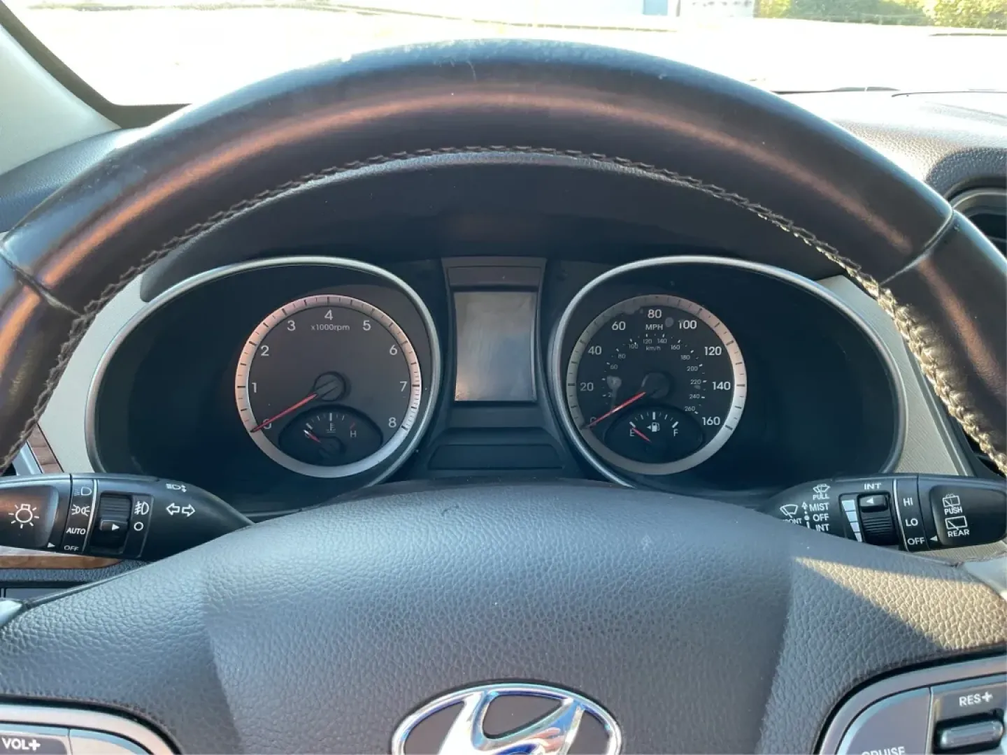 2014 Hyundai Santa Fe 2.4L (5XYZUDLBXEG) with an Theta II 2.4L I-4 gasoline direct injection engine, located at 8750 N County Rd 25A, Piqua, OH, 45356, (937) 908-9800, 40.164391, -84.232513 - **Explore New Adventures in the 2014 Hyundai Santa Fe from Advantage Car and Credit - Piqua!**<br /> <br /> Are you ready to elevate your family outings or weekend adventures? Look no further than this stunning 2014 Hyundai Santa Fe, perfect for those who crave both comfort and versatility in their - Photo#15