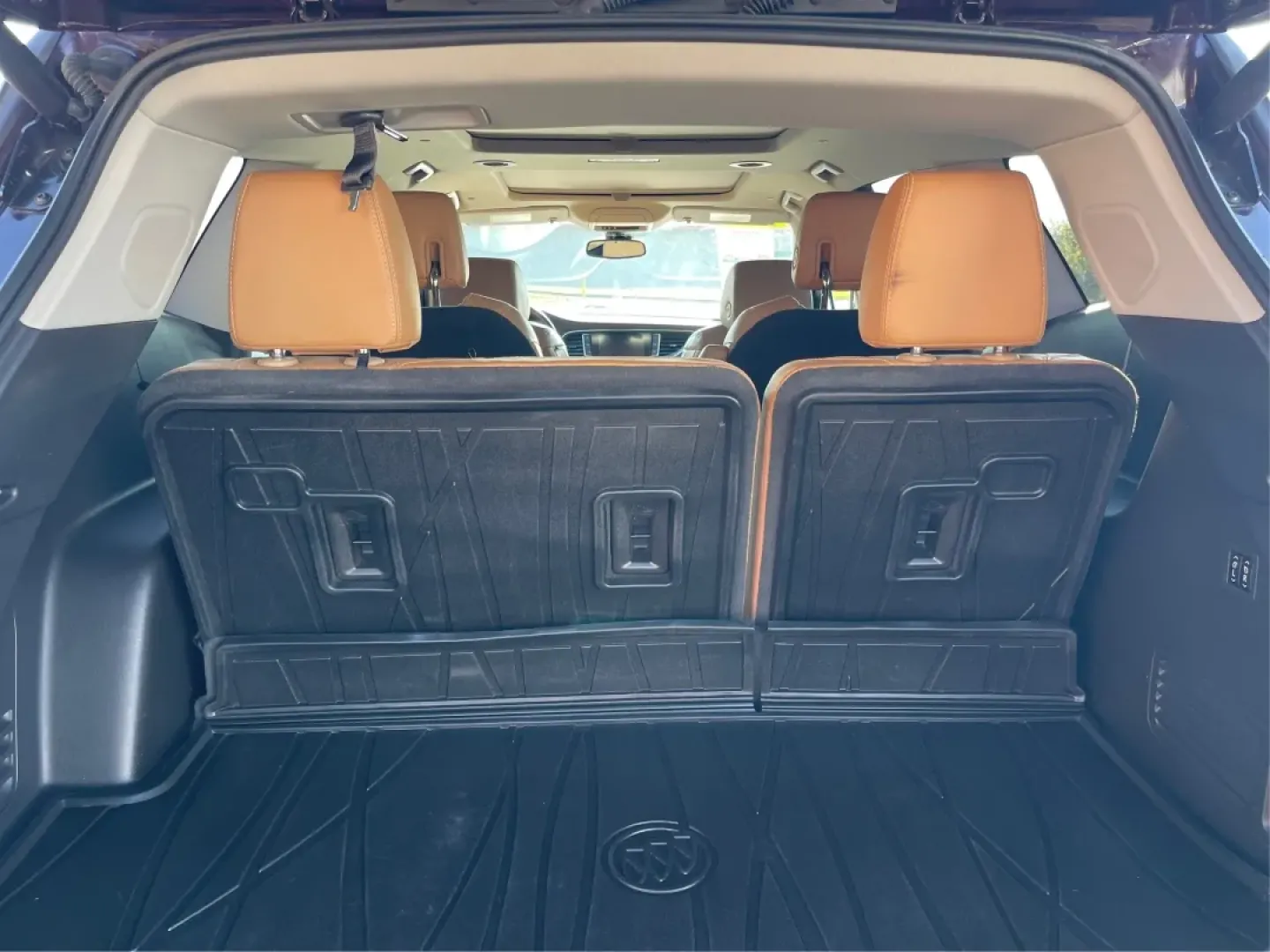 2018 Buick Enclave Premium (5GAEVBKW7JJ) with an 3.6L V-6 gasoline direct injection engine, located at 4508 South Dixie Dr, Moraine, OH, 45439, (937) 908-9800, 39.689976, -84.218452 - **Adventure Awaits with the 2018 Buick Enclave - Perfect for Family Road Trips!**<br /> <br /> If you're looking for the ideal family vehicle that can handle both your daily commutes and weekend adventures, look no further than this stunning 2018 Buick Enclave, now available at Advantage Car and Cre - Photo#11