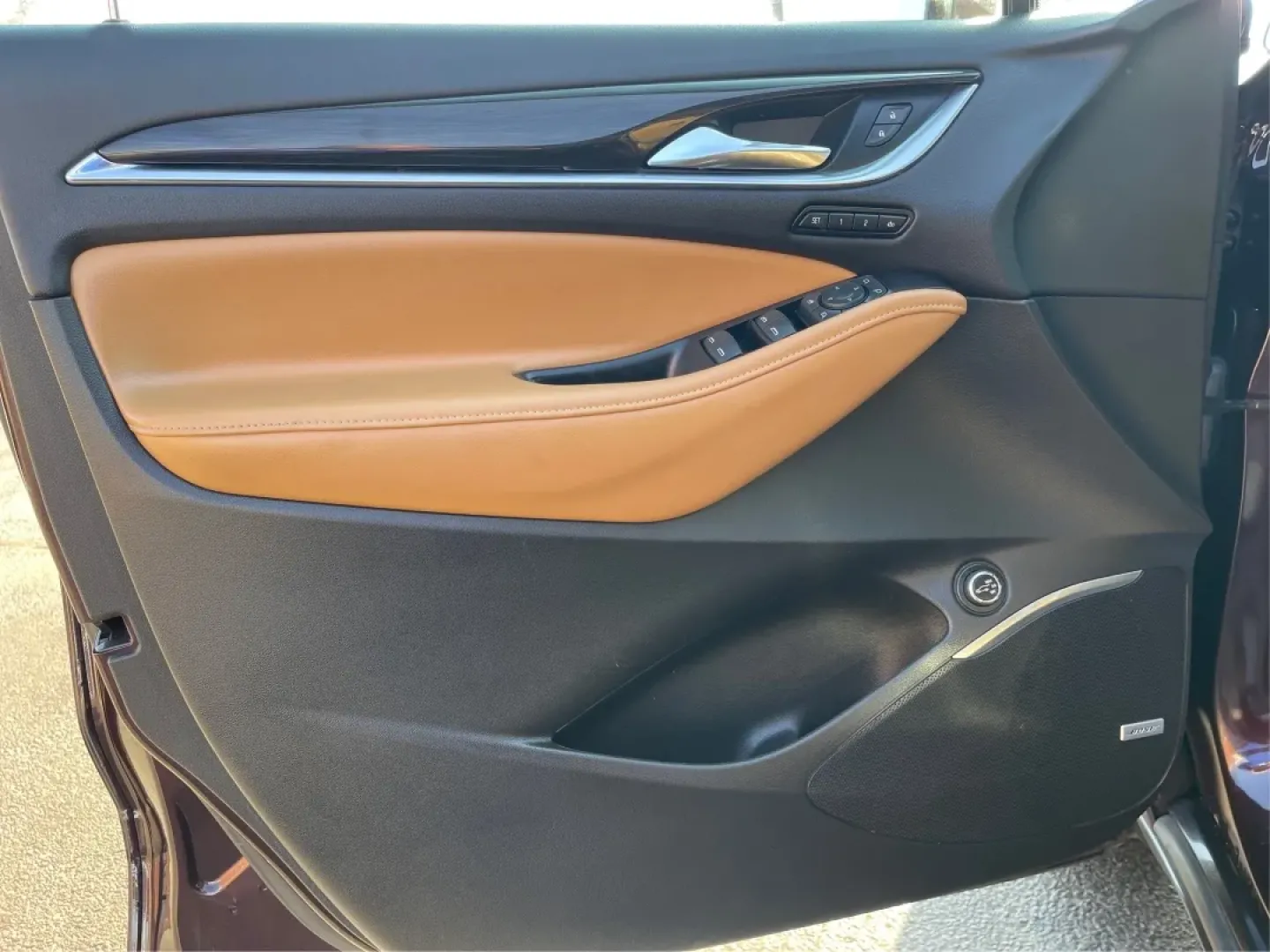 2018 Buick Enclave Premium (5GAEVBKW7JJ) with an 3.6L V-6 gasoline direct injection engine, located at 4508 South Dixie Dr, Moraine, OH, 45439, (937) 908-9800, 39.689976, -84.218452 - **Adventure Awaits with the 2018 Buick Enclave - Perfect for Family Road Trips!**<br /> <br /> If you're looking for the ideal family vehicle that can handle both your daily commutes and weekend adventures, look no further than this stunning 2018 Buick Enclave, now available at Advantage Car and Cre - Photo#18