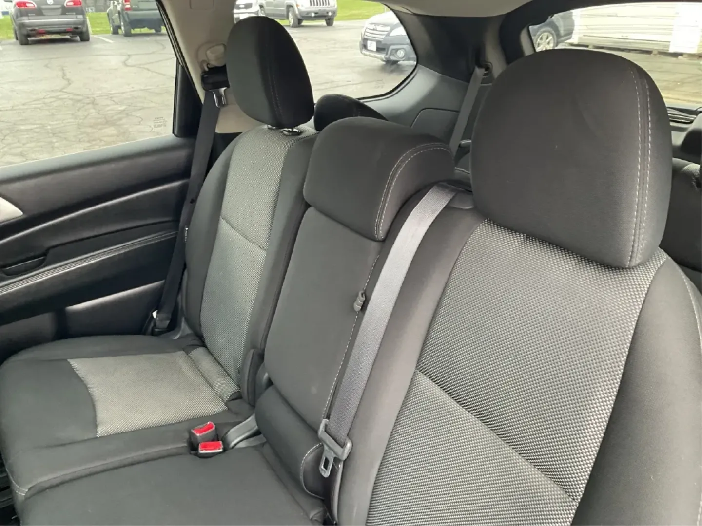 2018 Nissan Pathfinder SV (5N1DR2MM1JC) with an 3.5L V-6 gasoline direct injection engine, located at 880 E. National Road, Vandalia, OH, 45377, (937) 908-9800, 39.891918, -84.183594 - Are you ready to elevate your family adventures or weekend getaways? Look no further than the 2018 Nissan Pathfinder SV, available now at Advantage Car and Credit in Vandalia, OH. Perfectly designed for growing families, this spacious SUV is not only a reliable daily driver but also an ideal compani - Photo#10