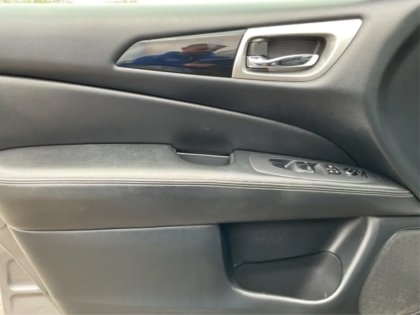 2018 Nissan Pathfinder SV (5N1DR2MM1JC) with an 3.5L V-6 gasoline direct injection engine, located at 880 E. National Road, Vandalia, OH, 45377, (937) 908-9800, 39.891918, -84.183594 - Are you ready to elevate your family adventures or weekend getaways? Look no further than the 2018 Nissan Pathfinder SV, available now at Advantage Car and Credit in Vandalia, OH. Perfectly designed for growing families, this spacious SUV is not only a reliable daily driver but also an ideal compani - Photo#18