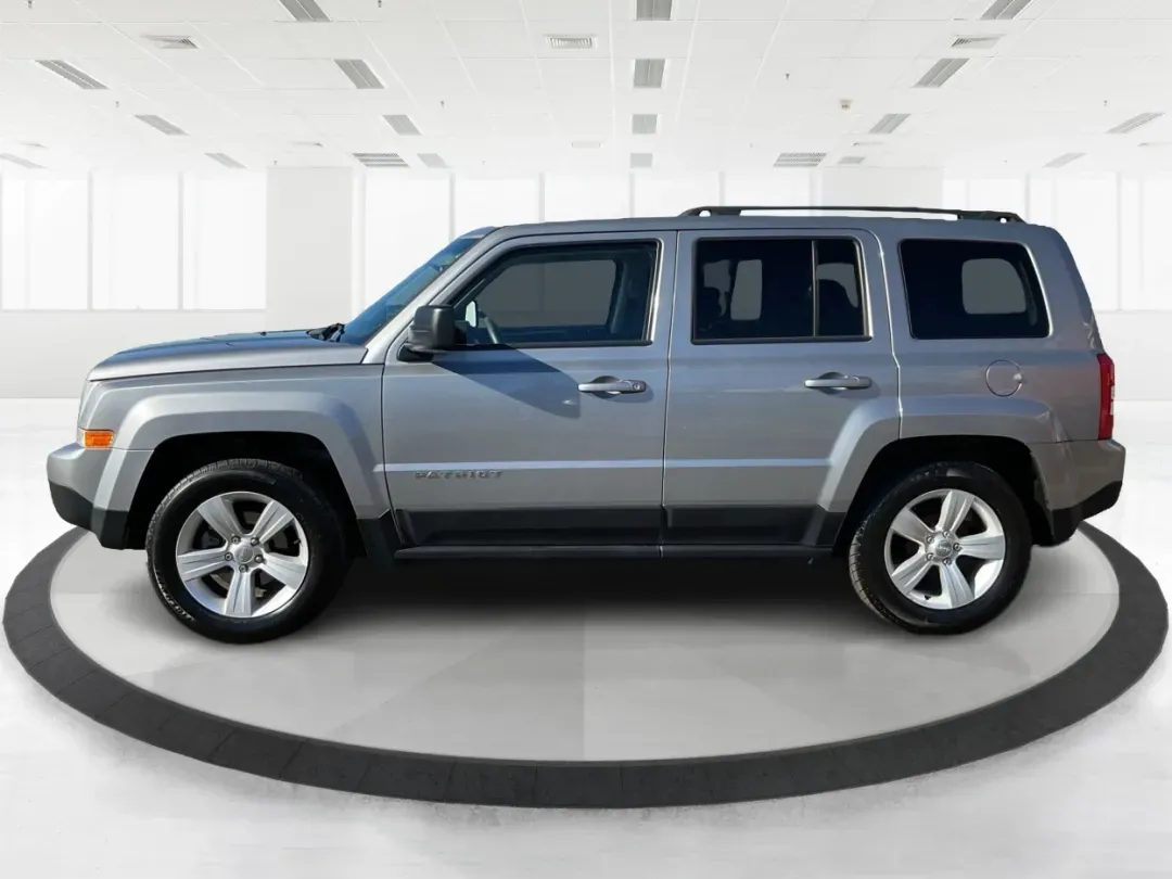 2016 Jeep Patriot Sport (1C4NJPBB6GD) with an 2.4L L4 DOHC 16V engine, Automatic transmission, located at 8750 N County Rd 25A, Piqua, OH, 45356, (937) 908-9800, 40.164391, -84.232513 - **Adventure Awaits with the 2016 Jeep Patriot Sport! Perfect for Your Next Journey!**<br /> <br /> Are you ready to tackle family road trips, weekend getaways, or daily commutes with confidence? The 2016 Jeep Patriot Sport is the versatile SUV you've been searching for! This rugged vehicle combines - Photo#5