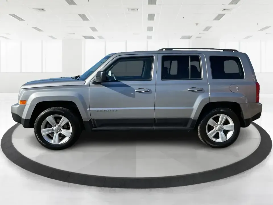 2016 Jeep Patriot Sport (1C4NJPBB6GD) with an 2.4L L4 DOHC 16V engine, Automatic transmission, located at 4508 South Dixie Dr, Moraine, OH, 45439, (937) 908-9800, 39.689976, -84.218452 - **Adventure Awaits with the 2016 Jeep Patriot Sport! Perfect for Your Next Journey!**<br /> <br /> Are you ready to tackle family road trips, weekend getaways, or daily commutes with confidence? The 2016 Jeep Patriot Sport is the versatile SUV you've been searching for! This rugged vehicle combines - Photo#5