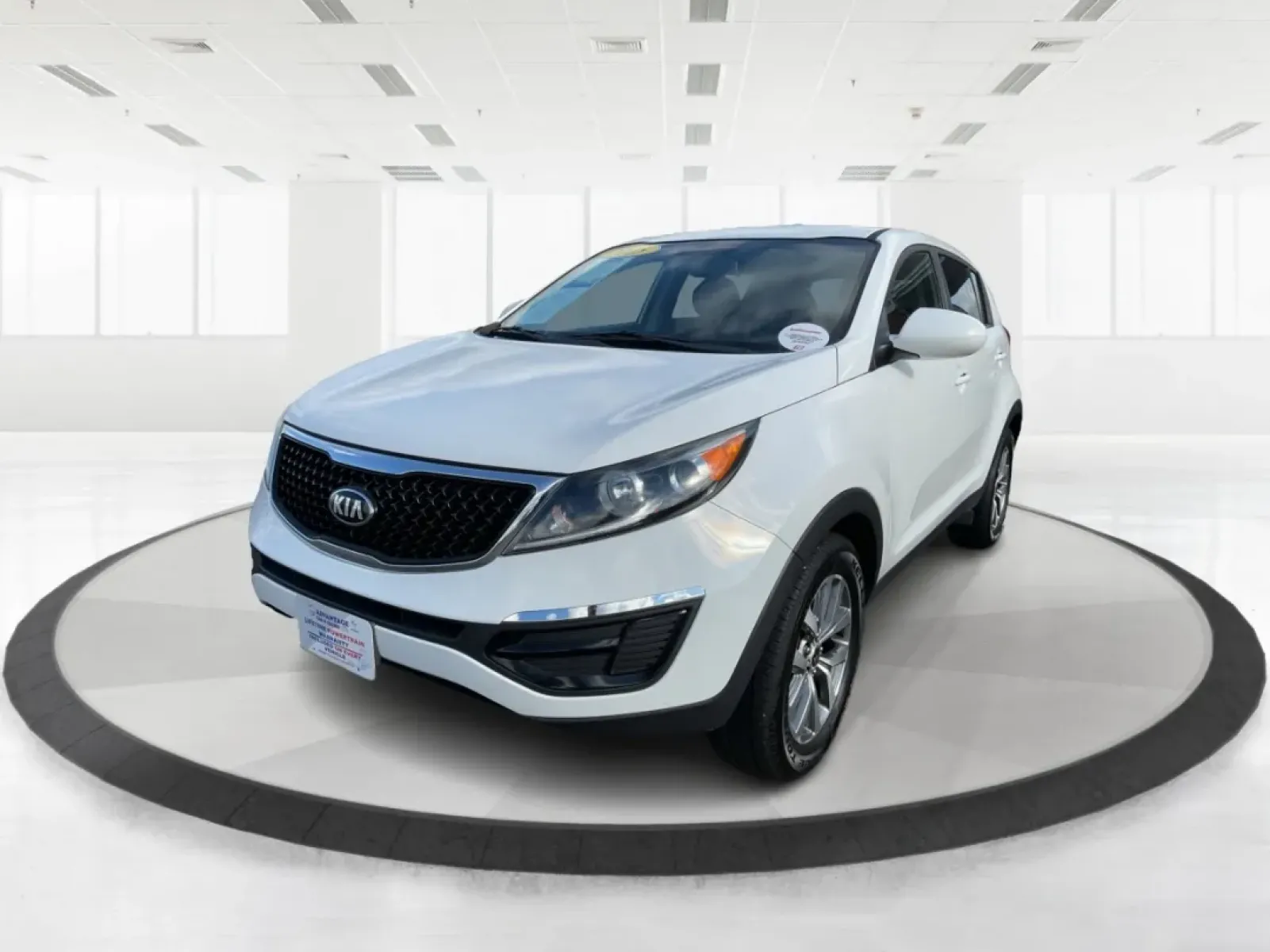 2015 Kia Sportage LX (KNDPB3AC1F7) with an Other engine, located at 1951 S Dayton Lakeview Rd., New Carlisle, OH, 45344, (937) 908-9800, 39.890999, -84.050255 - Are you looking for a versatile vehicle that can handle your family's daily adventures while also being budget-friendly? Look no further than this 2015 Kia Sportage LX, now available at Advantage Car and Credit in Fairborn, OH. This stylish crossover SUV is perfect for growing families, weekend geta - Photo#7
