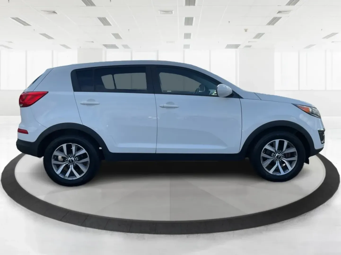2015 Kia Sportage LX (KNDPB3AC1F7) with an Other engine, located at 8750 N County Rd 25A, Piqua, OH, 45356, (937) 908-9800, 40.164391, -84.232513 - Are you looking for a versatile vehicle that can handle your family's daily adventures while also being budget-friendly? Look no further than this 2015 Kia Sportage LX, now available at Advantage Car and Credit in Fairborn, OH. This stylish crossover SUV is perfect for growing families, weekend geta - Photo#1