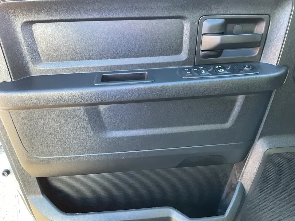 2016 Ram 1500 Tradesman (1C6RR7FT3GS) with an 5.7L V8 OHV 16V engine, 6A transmission, located at 1230 East Main St, Xenia, OH, 45385, (937) 908-9800, 39.688026, -83.910172 - Looking for a reliable vehicle that seamlessly fits into your active lifestyle? Look no further than this robust 2016 Ram 1500 Tradesman, available now at Advantage Car and Credit in Moraine, OH. This quad cab truck is not just a vehicle; it's a gateway to adventure, perfect for weekend getaways, tr - Photo#17