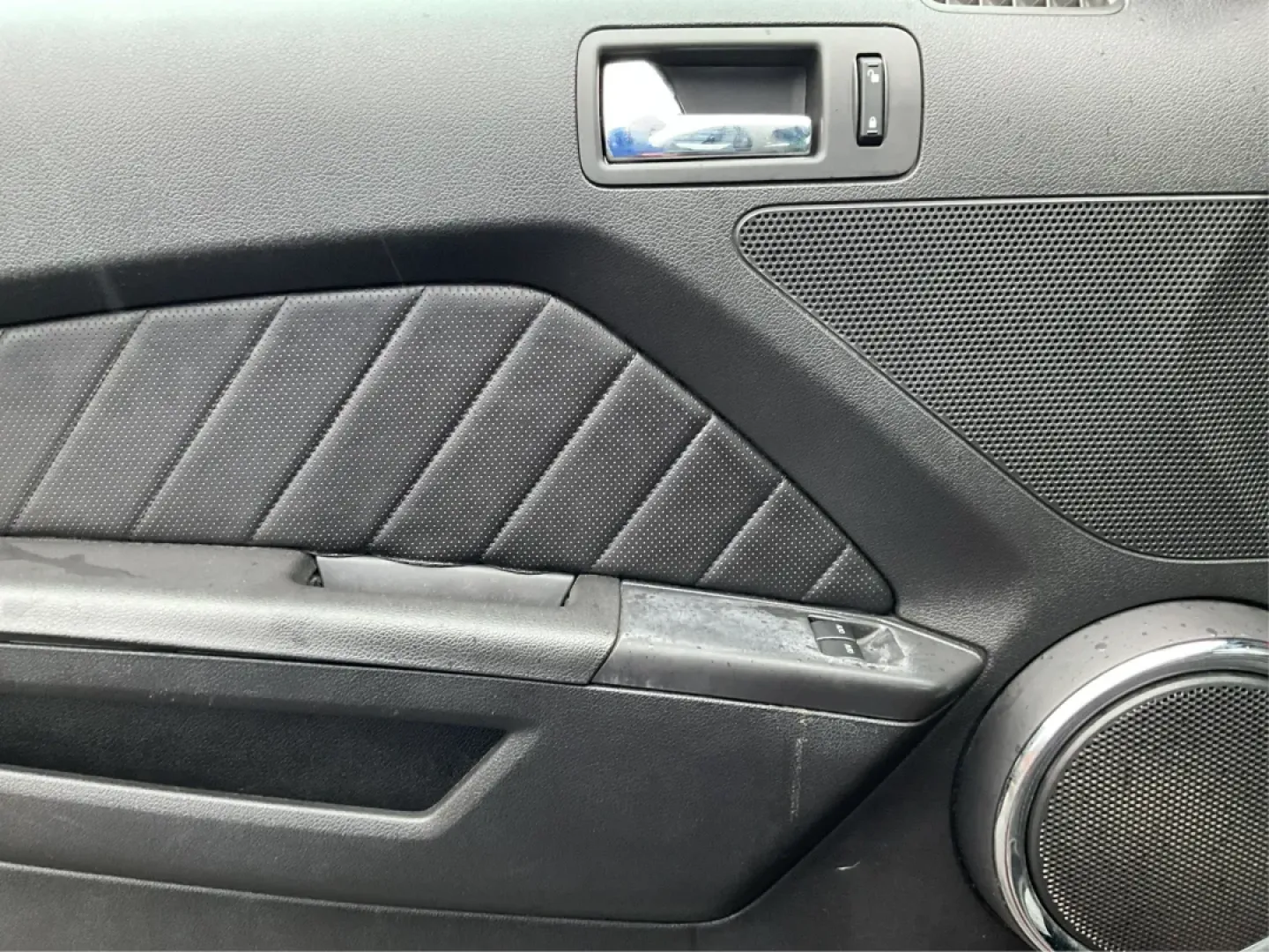 2012 Ford Mustang V6 Premium (1ZVBP8AM2C5) with an 3.7L V-6 DOHC engine, Manual transmission, located at 1951 S Dayton Lakeview Rd., New Carlisle, OH, 45344, (937) 908-9800, 39.890999, -84.050255 - **Embrace the Spirit of Adventure with the 2012 Ford Mustang V6 Premium!**<br /> <br /> Are you ready to infuse your daily routine with excitement and style? The 2012 Ford Mustang V6 Premium, available at Advantage Car and Credit in Vandalia, OH, is the perfect companion for those who crave a thrill - Photo#18