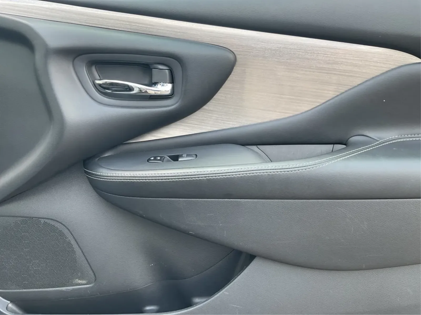 2017 Nissan Murano S AWD (5N1AZ2MH6HN) with an 3.5L V6 DOHC 24V engine, Continuously Variable Transmission transmission, located at 1184 Kauffman Ave, Fairborn, OH, 45324, (937) 908-9800, 39.807072, -84.030914 - **Adventure-Ready: 2017 Nissan Murano S AWD at Advantage Car and Credit in Fairborn, OH**<br /> <br /> Are you ready to elevate your lifestyle with a vehicle that perfectly blends comfort, safety, and versatility? Look no further than this stunning 2017 Nissan Murano S AWD, available now at Advantag - Photo#18