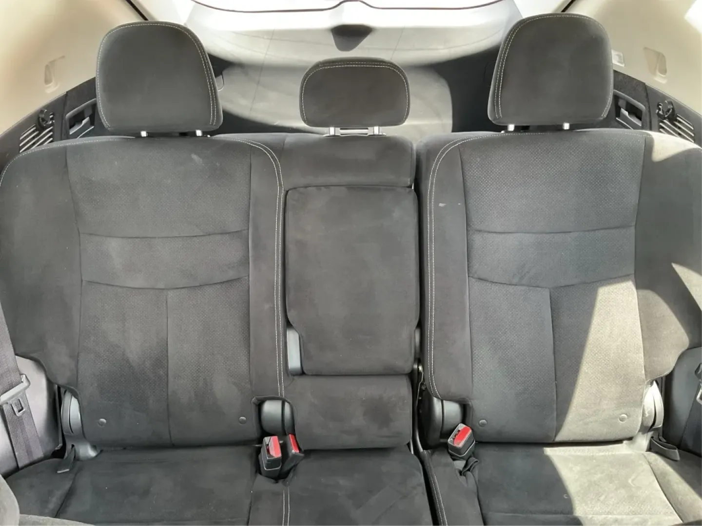 2017 Nissan Murano S AWD (5N1AZ2MH6HN) with an 3.5L V6 DOHC 24V engine, Continuously Variable Transmission transmission, located at 1230 East Main St, Xenia, OH, 45385, (937) 908-9800, 39.688026, -83.910172 - **Adventure-Ready: 2017 Nissan Murano S AWD at Advantage Car and Credit in Fairborn, OH**<br /> <br /> Are you ready to elevate your lifestyle with a vehicle that perfectly blends comfort, safety, and versatility? Look no further than this stunning 2017 Nissan Murano S AWD, available now at Advantag - Photo#14