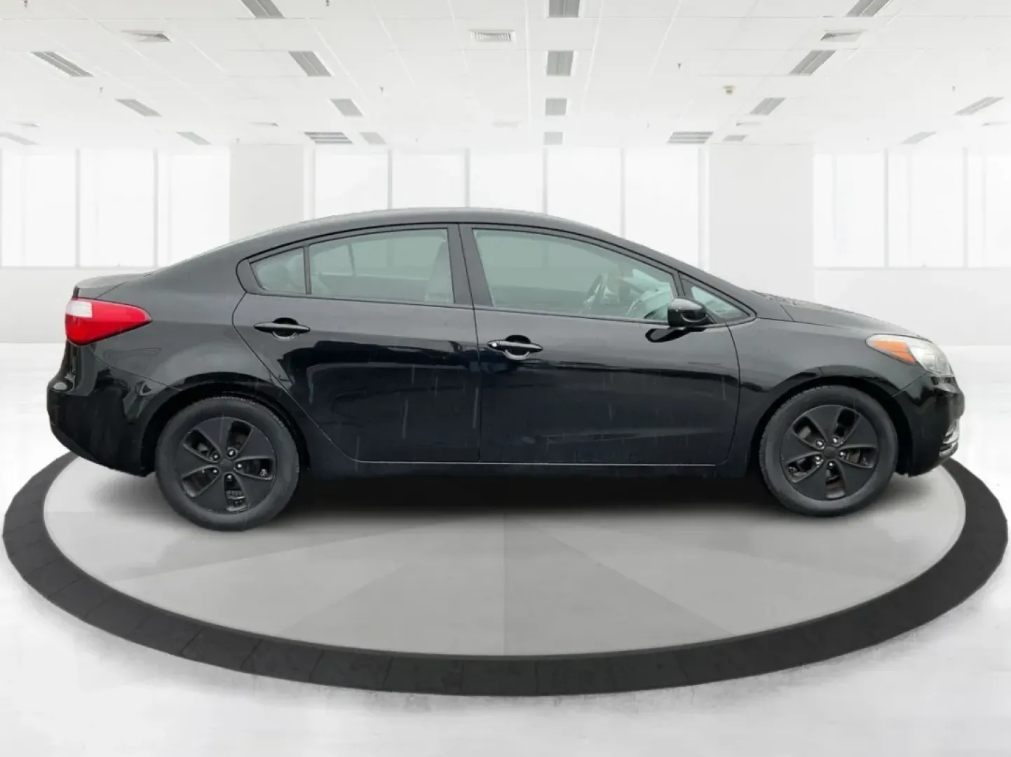 2015 Kia Forte LX (KNAFK4A67F5) with an 1.8L I-4 DOHC engine, located at 1951 S Dayton Lakeview Rd., New Carlisle, OH, 45344, (937) 908-9800, 39.890999, -84.050255 - **Find Your Perfect Commuter Companion: 2015 Kia Forte LX at Advantage Car and Credit - New Carlisle!**<br /> <br /> Are you searching for a reliable sedan that combines efficiency, comfort, and style? Look no further than this 2015 Kia Forte LX, available now at Advantage Car and Credit in New Carl - Photo#1