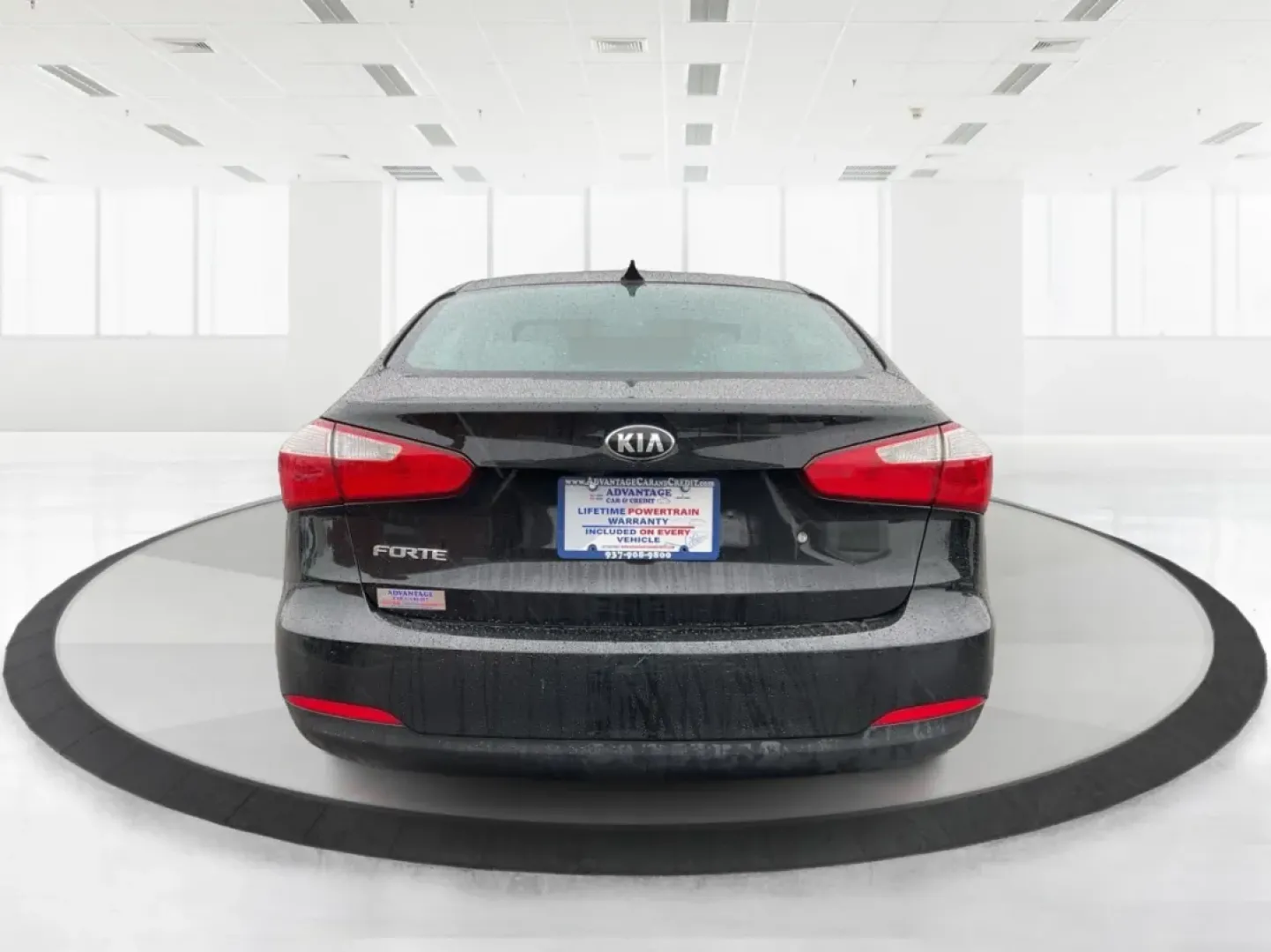 2015 Kia Forte LX (KNAFK4A67F5) with an 1.8L I-4 DOHC engine, located at 1951 S Dayton Lakeview Rd., New Carlisle, OH, 45344, (937) 908-9800, 39.890999, -84.050255 - **Find Your Perfect Commuter Companion: 2015 Kia Forte LX at Advantage Car and Credit - New Carlisle!**<br /> <br /> Are you searching for a reliable sedan that combines efficiency, comfort, and style? Look no further than this 2015 Kia Forte LX, available now at Advantage Car and Credit in New Carl - Photo#3