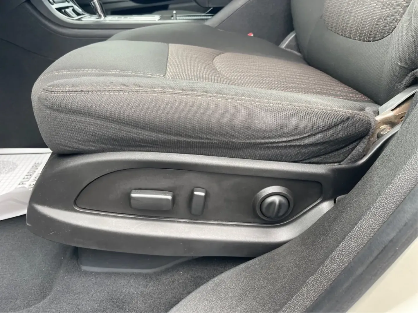 2016 Chevrolet Traverse 1LT (1GNKVGKD0GJ) with an 3.6L V-6 gasoline direct injection engine, located at 8750 N County Rd 25A, Piqua, OH, 45356, (937) 908-9800, 40.164391, -84.232513 - Are you looking for the perfect family SUV that balances space, comfort, and reliability? Look no further than this stunning 2016 Chevrolet Traverse 1LT, available now at Advantage Car and Credit in Piqua, OH. With its spacious interior and robust features, this SUV is designed for growing families, - Photo#18