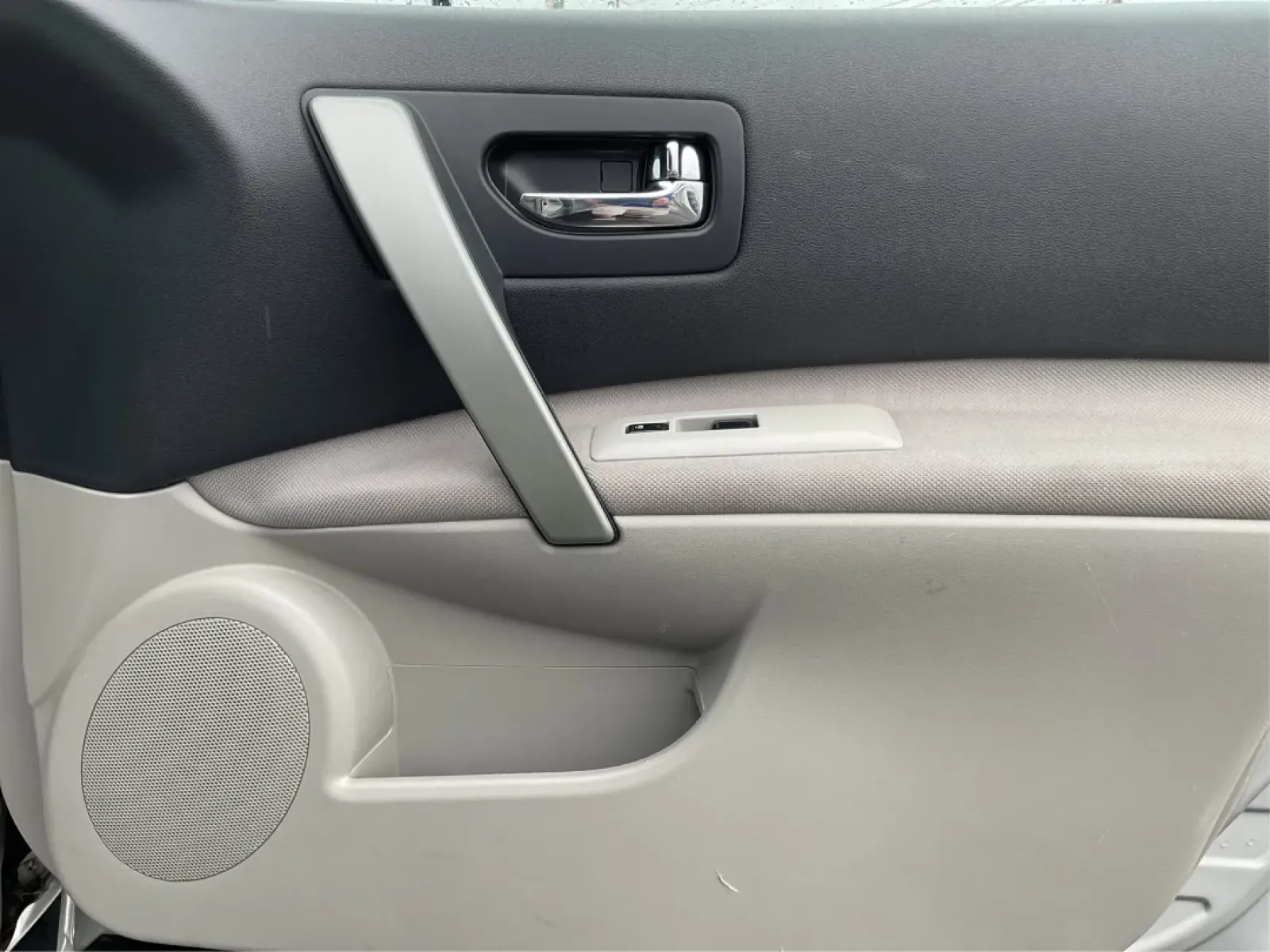 2012 Nissan Rogue S (JN8AS5MT2CW) with an 2.5L I-4 DOHC engine, located at 1951 S Dayton Lakeview Rd., New Carlisle, OH, 45344, (937) 908-9800, 39.890999, -84.050255 - Are you seeking the perfect vehicle that balances style, comfort, and versatility? Look no further than the 2012 Nissan Rogue, now available at Advantage Car and Credit in Fairborn, OH. This sleek SUV is not just a mode of transportation; it's your ticket to adventure, ideal for growing families, we - Photo#18