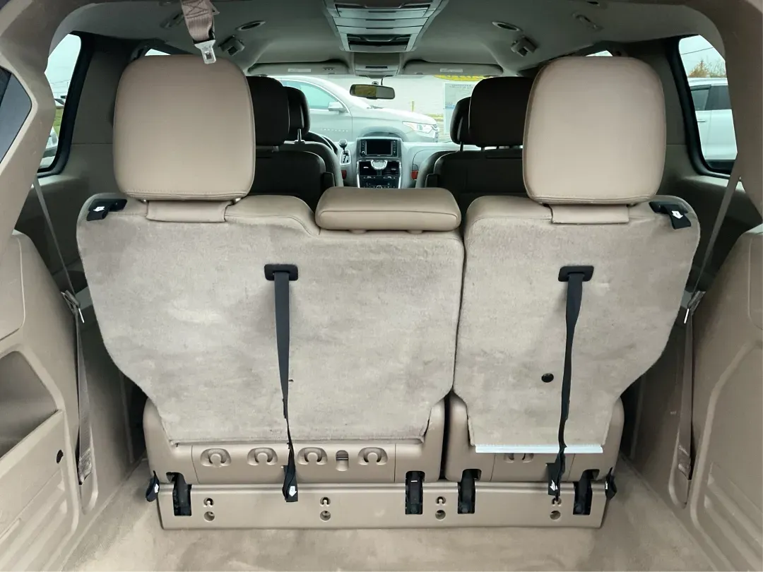 2016 Chrysler Town and Country Touring (2C4RC1BG8GR) with an Pentastar 3.6L V-6 DOHC engine, located at 880 E. National Road, Vandalia, OH, 45377, (937) 908-9800, 39.891918, -84.183594 - **Find Your Family Adventure with This 2016 Chrysler Town and Country at Advantage Car and Credit - Vandalia!**<br /> <br /> Imagine packing up your family and hitting the open road in a reliable, spacious van that caters to all your travel needs. The 2016 Chrysler Town and Country is your ticke - Photo#11