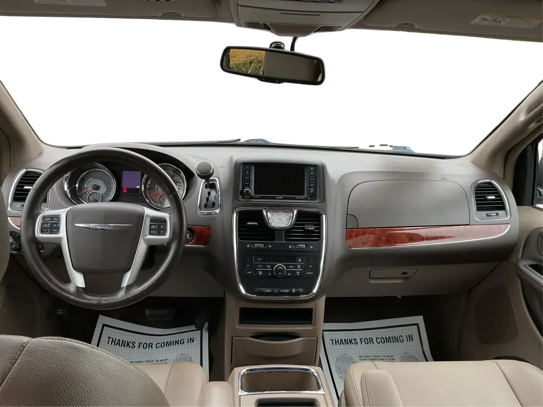 2016 Chrysler Town and Country Touring (2C4RC1BG8GR) with an Pentastar 3.6L V-6 DOHC engine, located at 880 E. National Road, Vandalia, OH, 45377, (937) 908-9800, 39.891918, -84.183594 - **Find Your Family Adventure with This 2016 Chrysler Town and Country at Advantage Car and Credit - Vandalia!**<br /> <br /> Imagine packing up your family and hitting the open road in a reliable, spacious van that caters to all your travel needs. The 2016 Chrysler Town and Country is your ticke - Photo#20