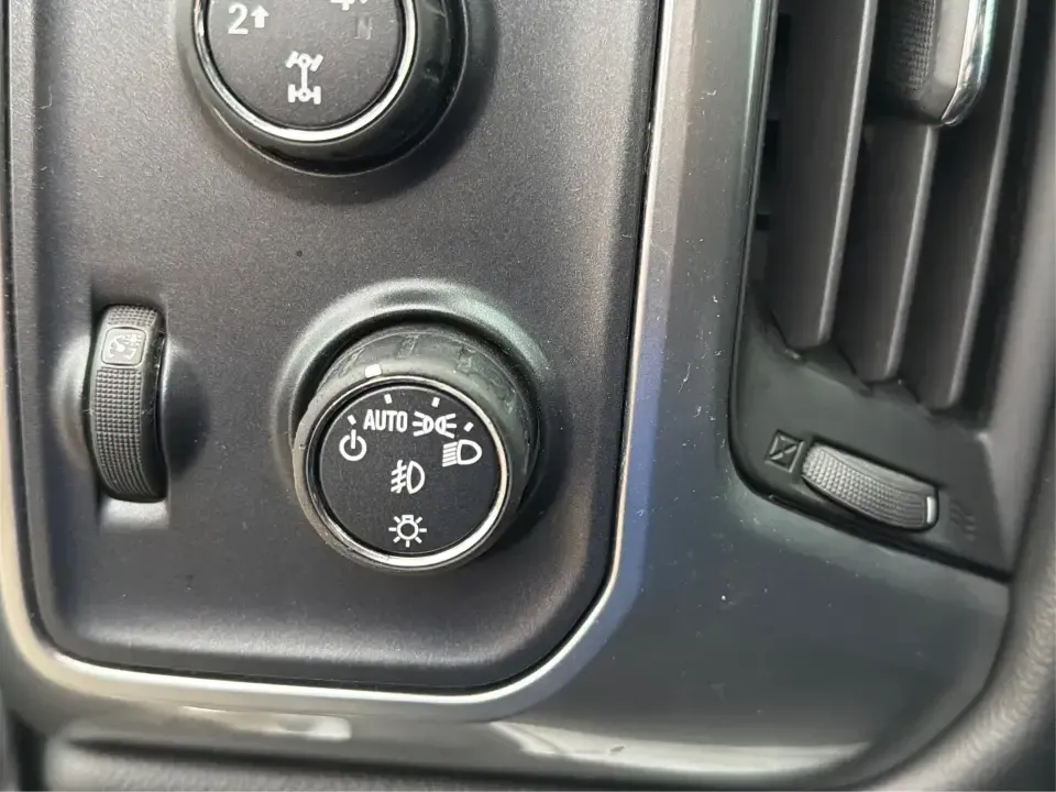 2014 Chevrolet Silverado 1500 1LT (3GCUKREC1EG) with an 5.3L V8 OHV 16V engine, 6-Speed Automatic transmission, located at 8750 N County Rd 25A, Piqua, OH, 45356, (937) 908-9800, 40.164391, -84.232513 - **Elevate Your Lifestyle with the 2014 Chevrolet Silverado 1500** <br /> <br /> Unleash the power of adventure with the 2014 Chevrolet Silverado 1500, the perfect companion for weekend road trips, family outings, or tackling tough jobs around Troy, OH. This rugged yet refined truck blends capabilit - Photo#16