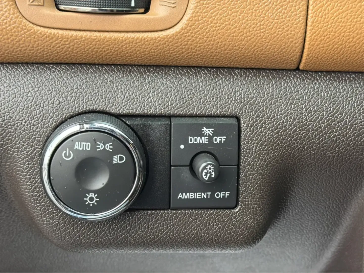 2017 Buick Enclave Leather (5GAKVBKD7HJ) with an 3.6L V-6 gasoline direct injection engine, located at 1099 N County Rd 25A , Troy, OH, 45373, (937) 908-9800, 40.057079, -84.212883 - **Discover Adventure with the 2017 Buick Enclave Perfect for Your Growing Family!**<br /> <br /> Are you a family on the go, looking for a reliable vehicle that can seamlessly handle your busy lifestyle? Look no further than the stunning 2017 Buick Enclave, now available at Advantage Car and Credit - Photo#17