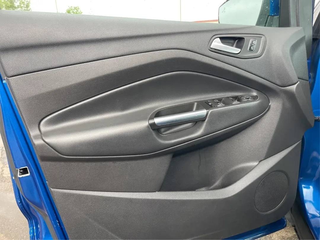 2017 Ford Escape SE (1FMCU0GD5HU) with an Other engine, located at 1184 Kauffman Ave, Fairborn, OH, 45324, (937) 908-9800, 39.807072, -84.030914 - **Adventure Awaits in This 2017 Ford Escape SE Perfect for Your Ohio Lifestyle!**<br /> <br /> Are you ready to embrace the open road? Whether you're commuting to work, taking the kids to soccer practice, or planning a weekend getaway to nearby attractions like the National Museum of the U.S. Air F - Photo#19