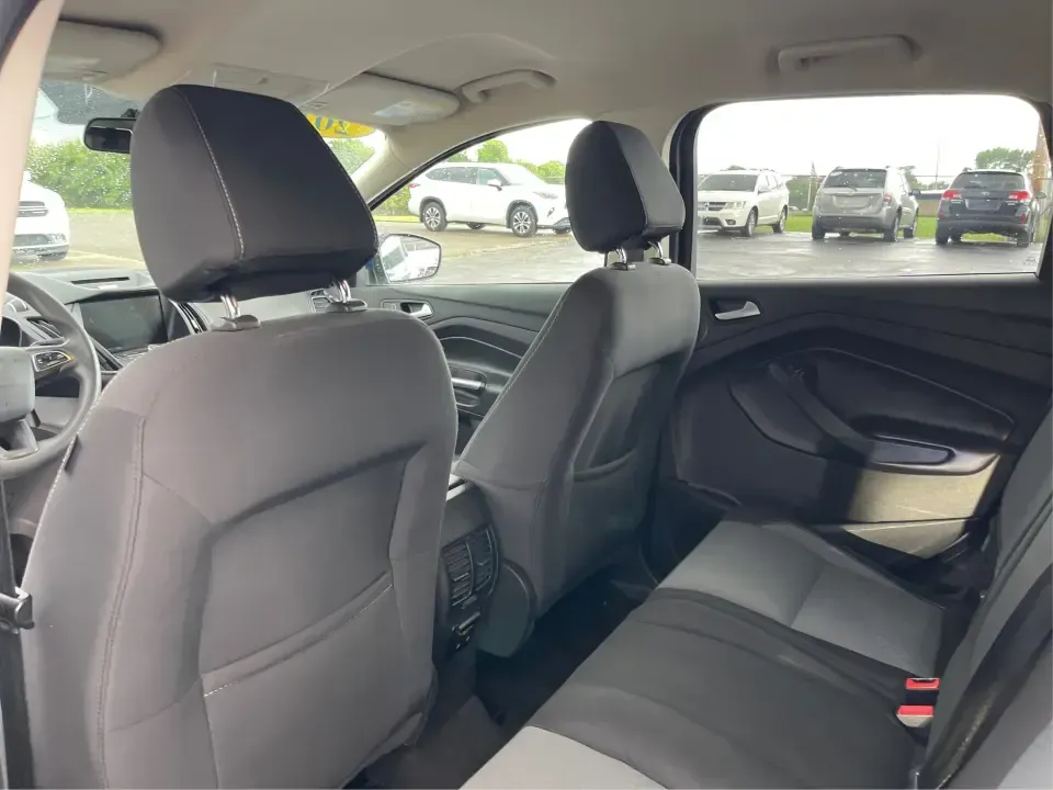 2017 Ford Escape SE (1FMCU0GD5HU) with an 1.5L L4 DOHC 16V engine, 6A transmission, located at 1951 S Dayton Lakeview Rd., New Carlisle, OH, 45344, (937) 908-9800, 39.890999, -84.050255 - **Adventure Awaits in This 2017 Ford Escape SE Perfect for Your Ohio Lifestyle!**<br /> <br /> Are you ready to embrace the open road? Whether you're commuting to work, taking the kids to soccer practice, or planning a weekend getaway to nearby attractions like the National Museum of the U.S. Air F - Photo#10