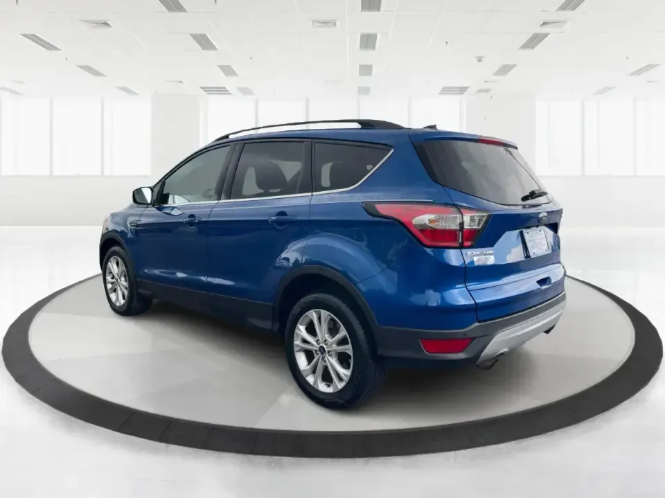 2017 Ford Escape SE (1FMCU0GD5HU) with an 1.5L L4 DOHC 16V engine, 6A transmission, located at 1184 Kauffman Ave, Fairborn, OH, 45324, (937) 908-9800, 39.807072, -84.030914 - **Adventure Awaits in This 2017 Ford Escape SE Perfect for Your Ohio Lifestyle!**<br /> <br /> Are you ready to embrace the open road? Whether you're commuting to work, taking the kids to soccer practice, or planning a weekend getaway to nearby attractions like the National Museum of the U.S. Air F - Photo#4